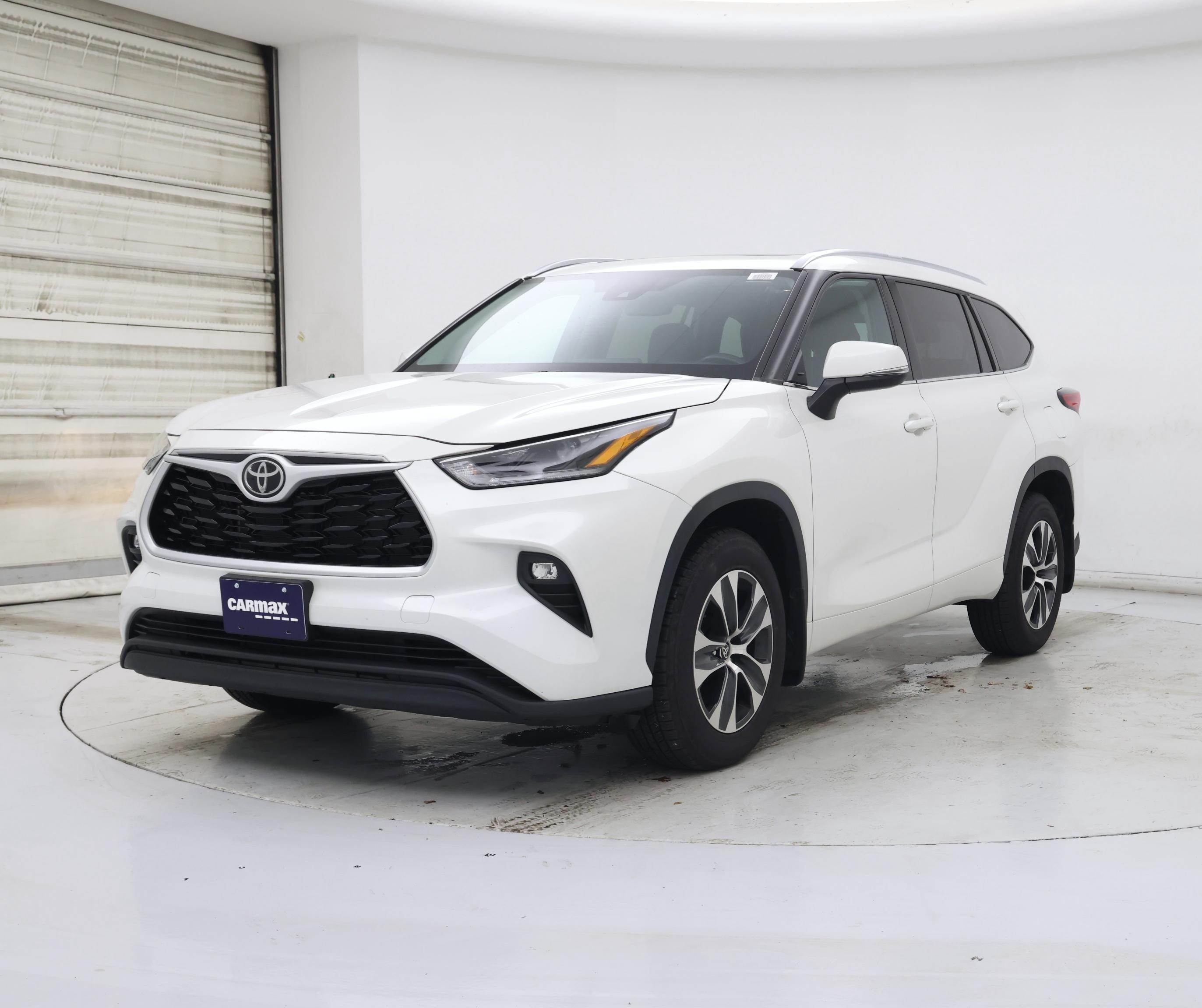 Thumbnail: 2021 Toyota Highlander - 4