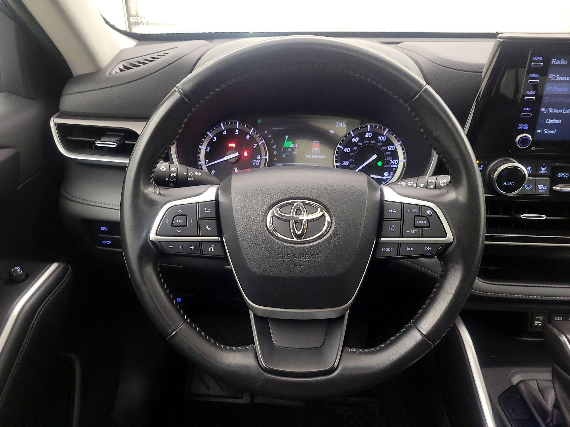 Thumbnail: 2022 Toyota Highlander - 10