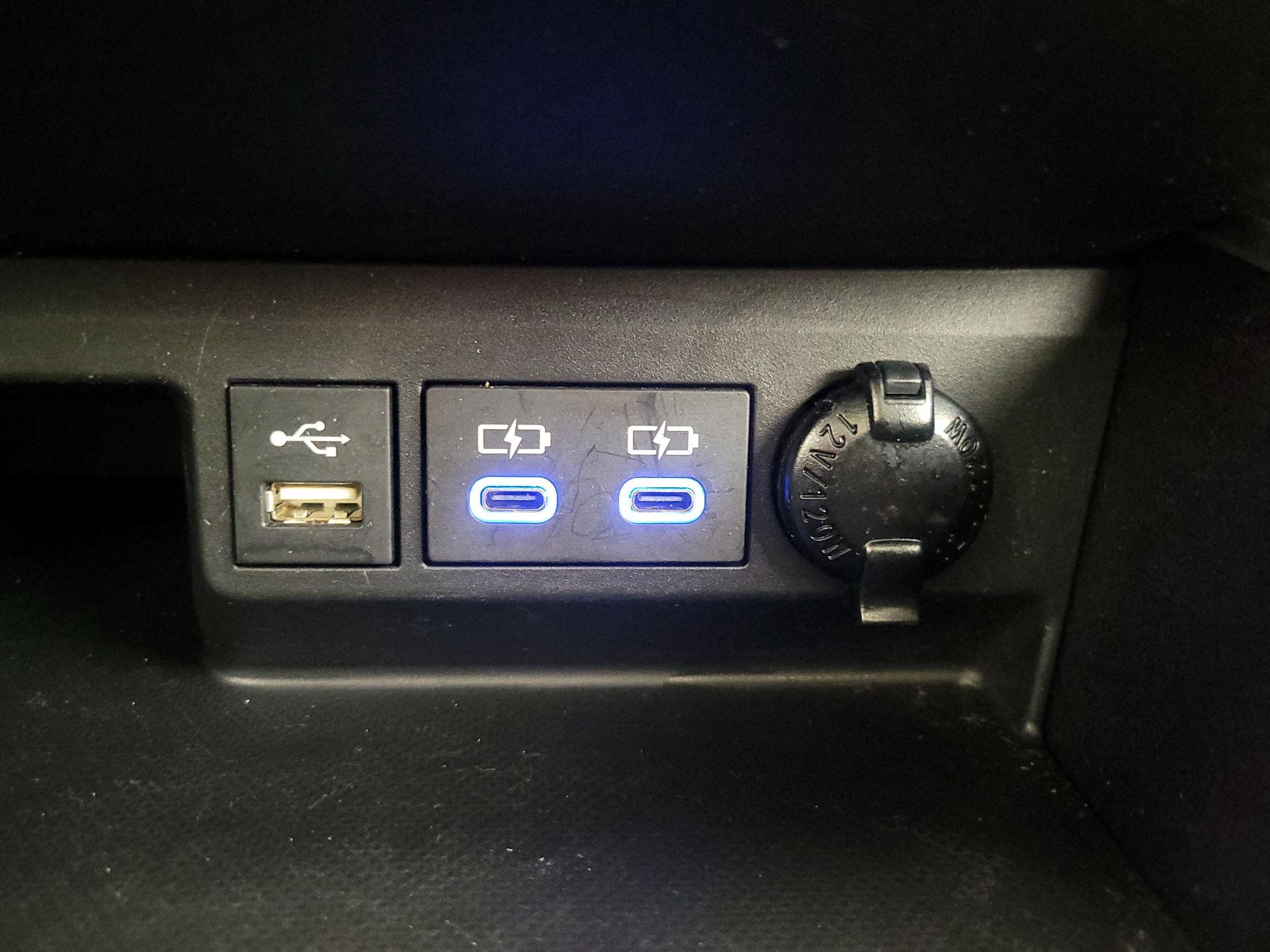 Thumbnail: 2022 Toyota Highlander - 18