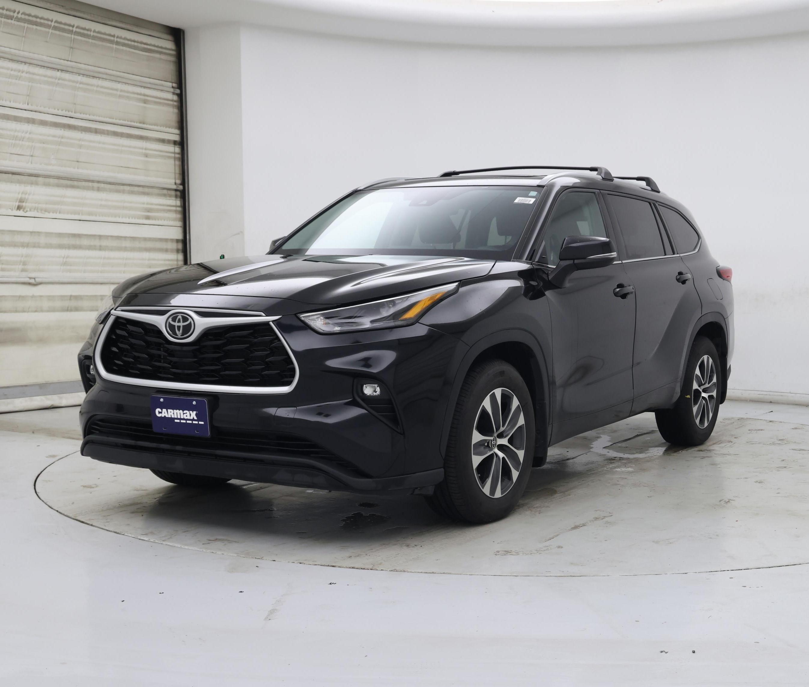 Thumbnail: 2022 Toyota Highlander - 4