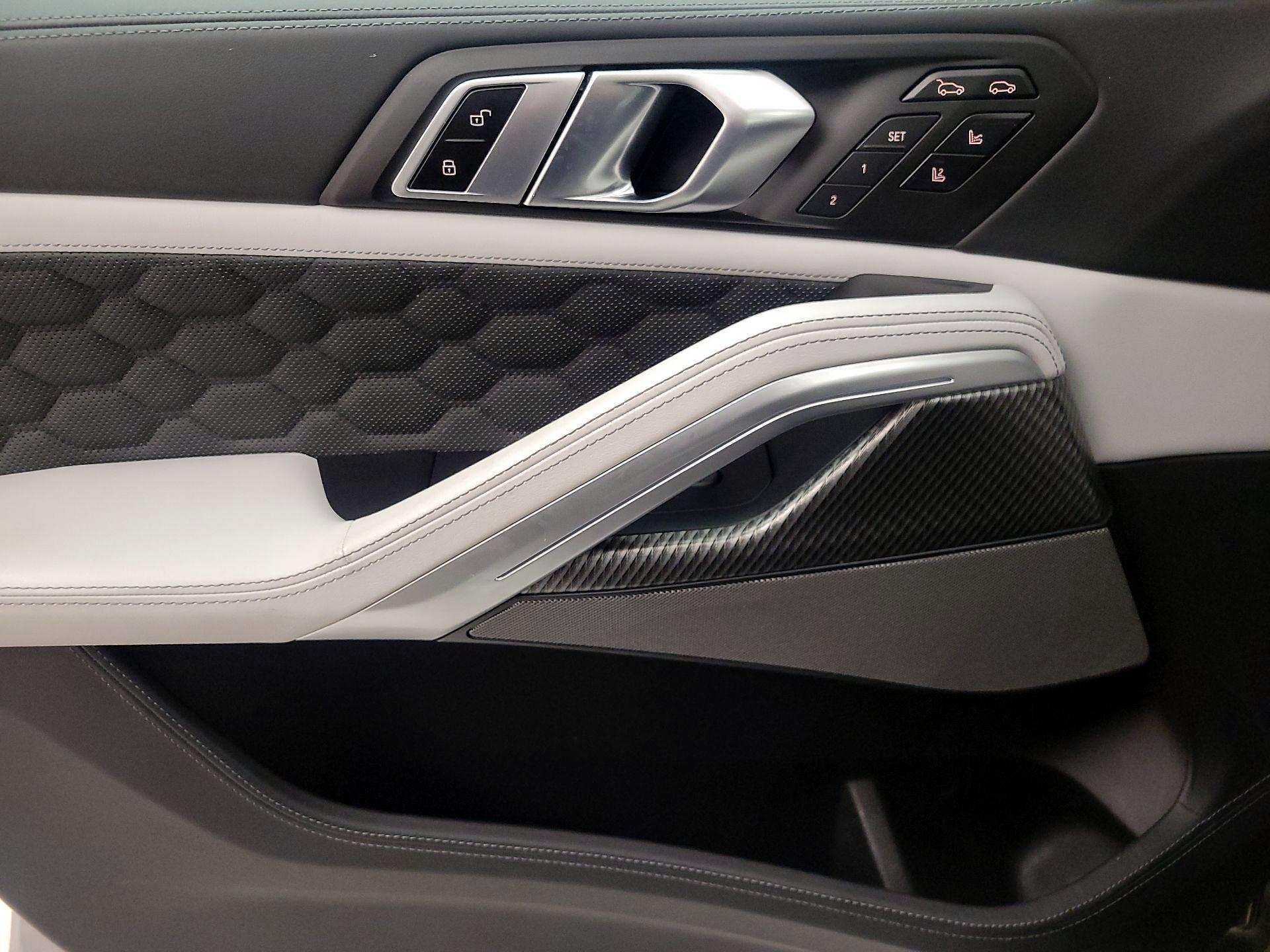 Thumbnail: 2022 BMW X6 - 12