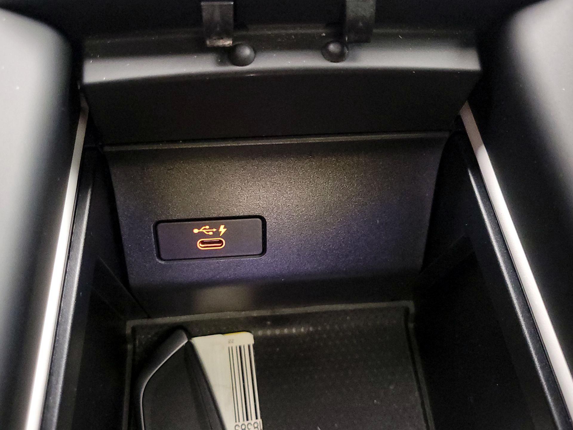 Thumbnail: 2022 BMW X6 - 19