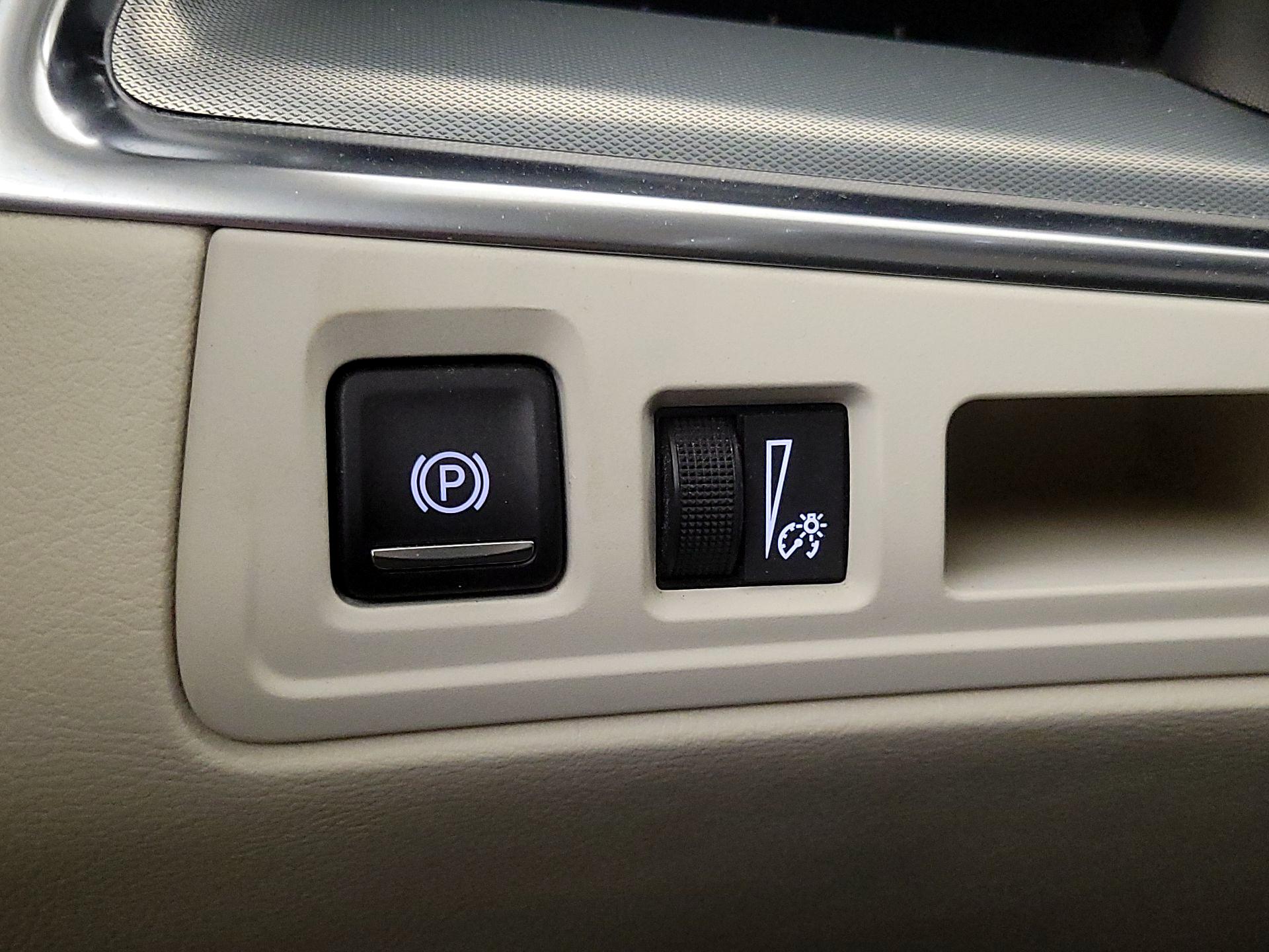 Thumbnail: 2018 Cadillac XT5 - 13