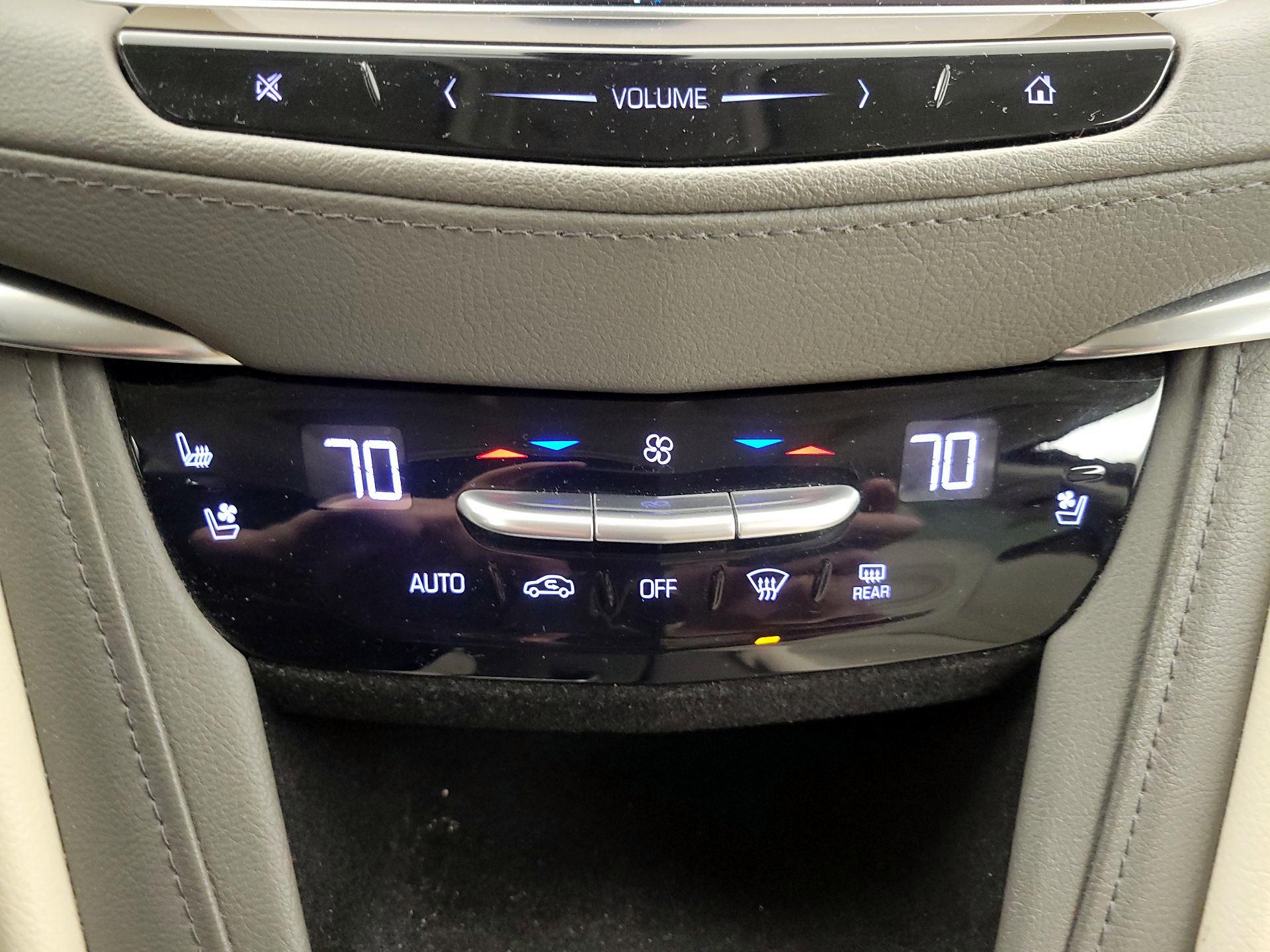 Thumbnail: 2018 Cadillac XT5 - 17