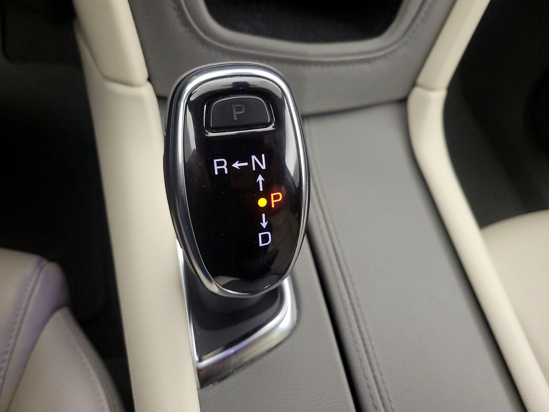 Thumbnail: 2018 Cadillac XT5 - 18