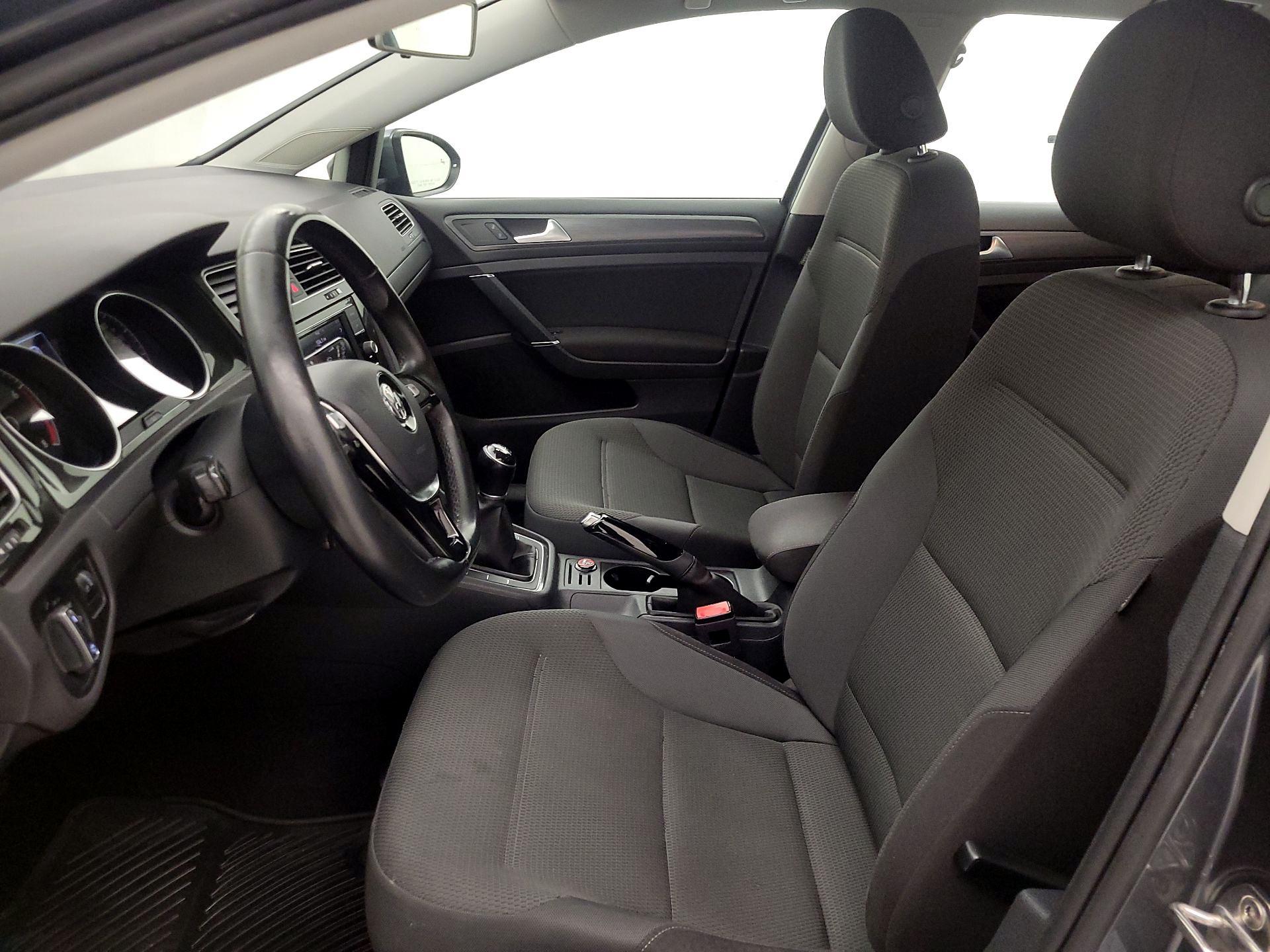 Thumbnail: 2019 Volkswagen Golf - 11