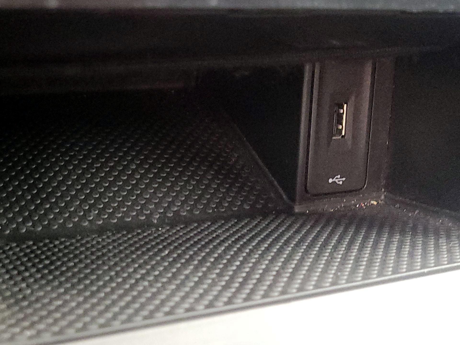 Thumbnail: 2019 Volkswagen Golf - 18