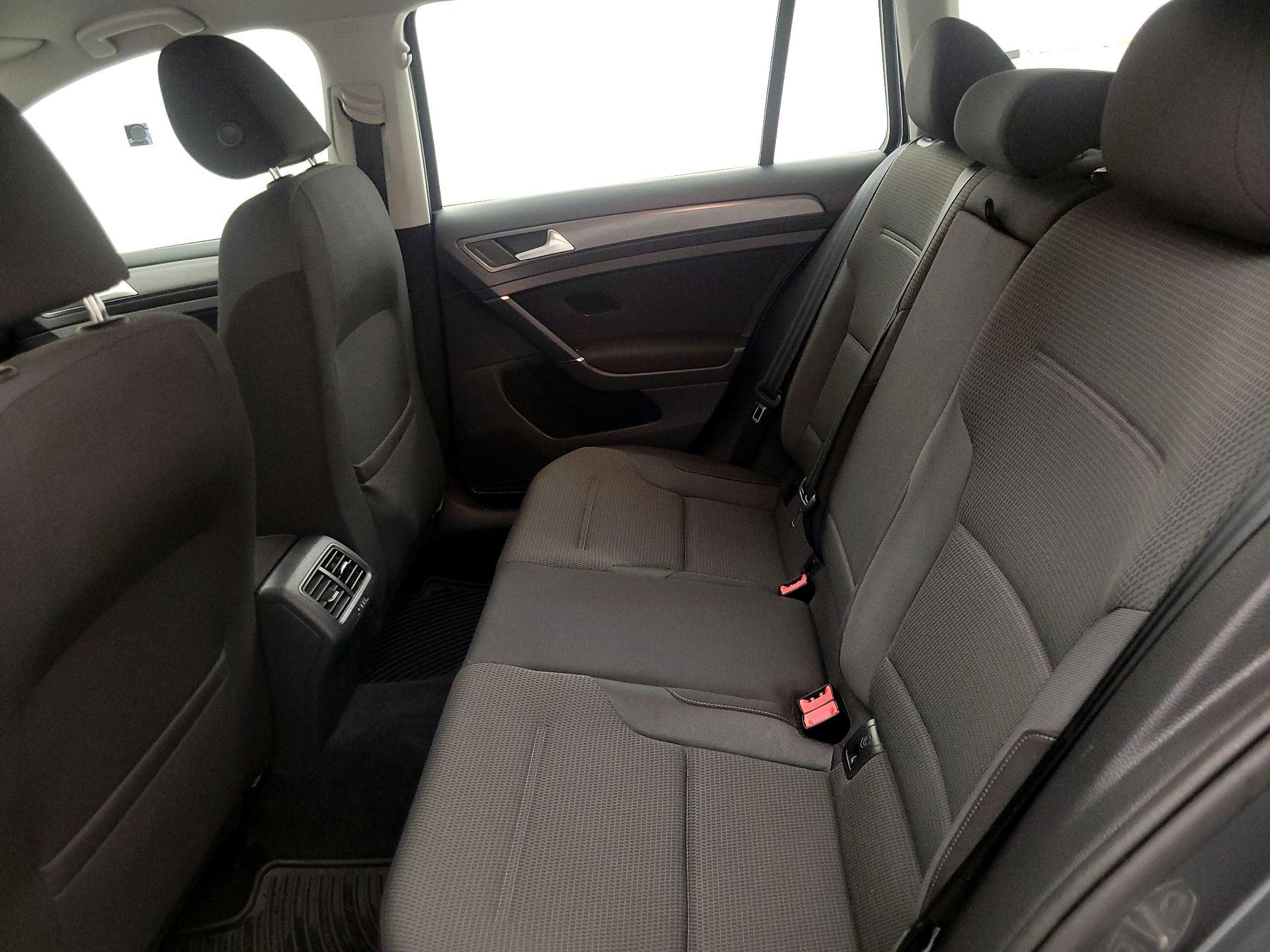 Thumbnail: 2019 Volkswagen Golf - 19