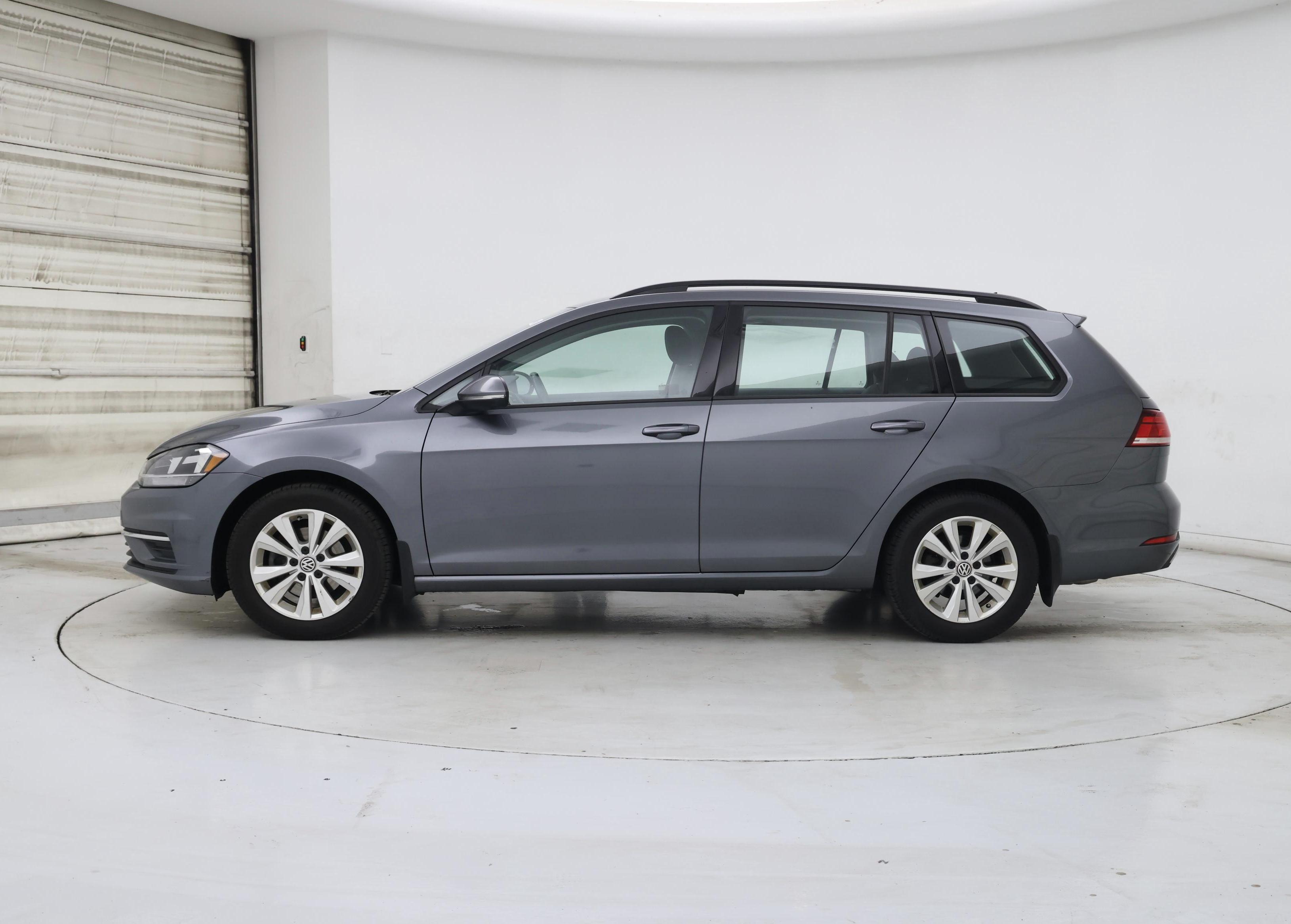 Thumbnail: 2019 Volkswagen Golf - 3