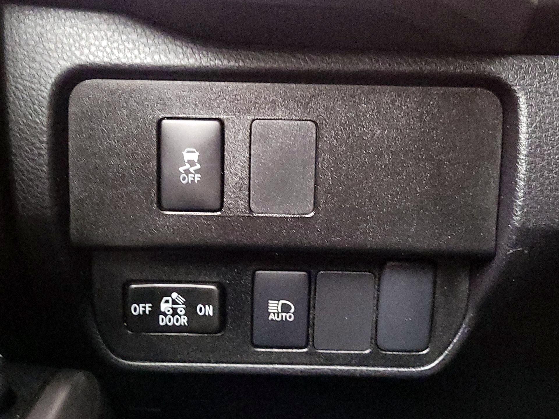 Thumbnail: 2022 Toyota Tacoma - 13