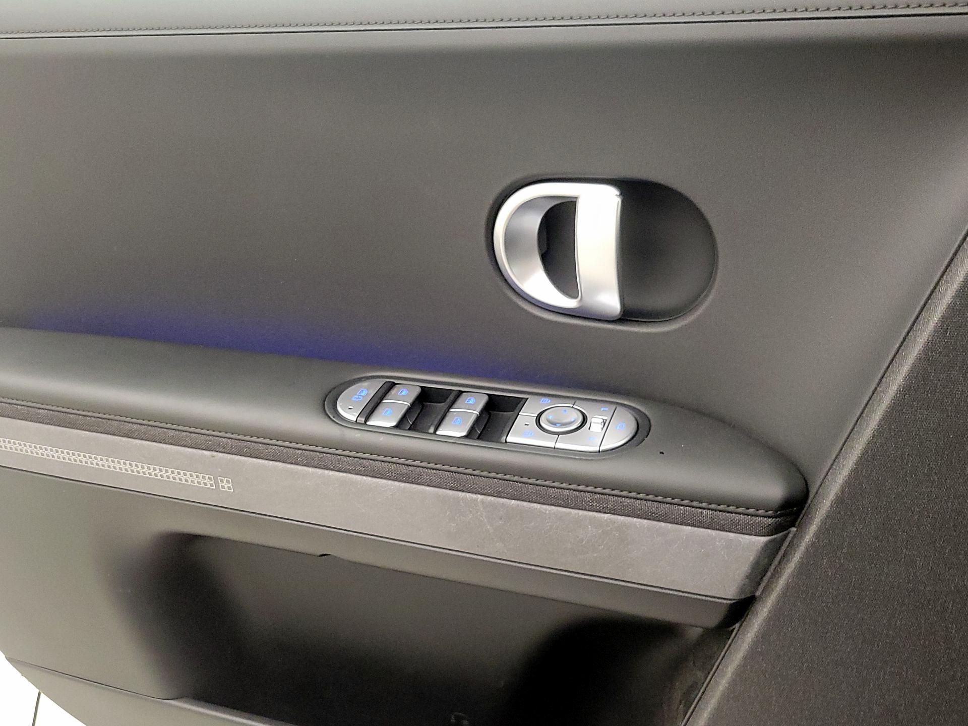 Thumbnail: 2023 Hyundai Ioniq 5 - 12