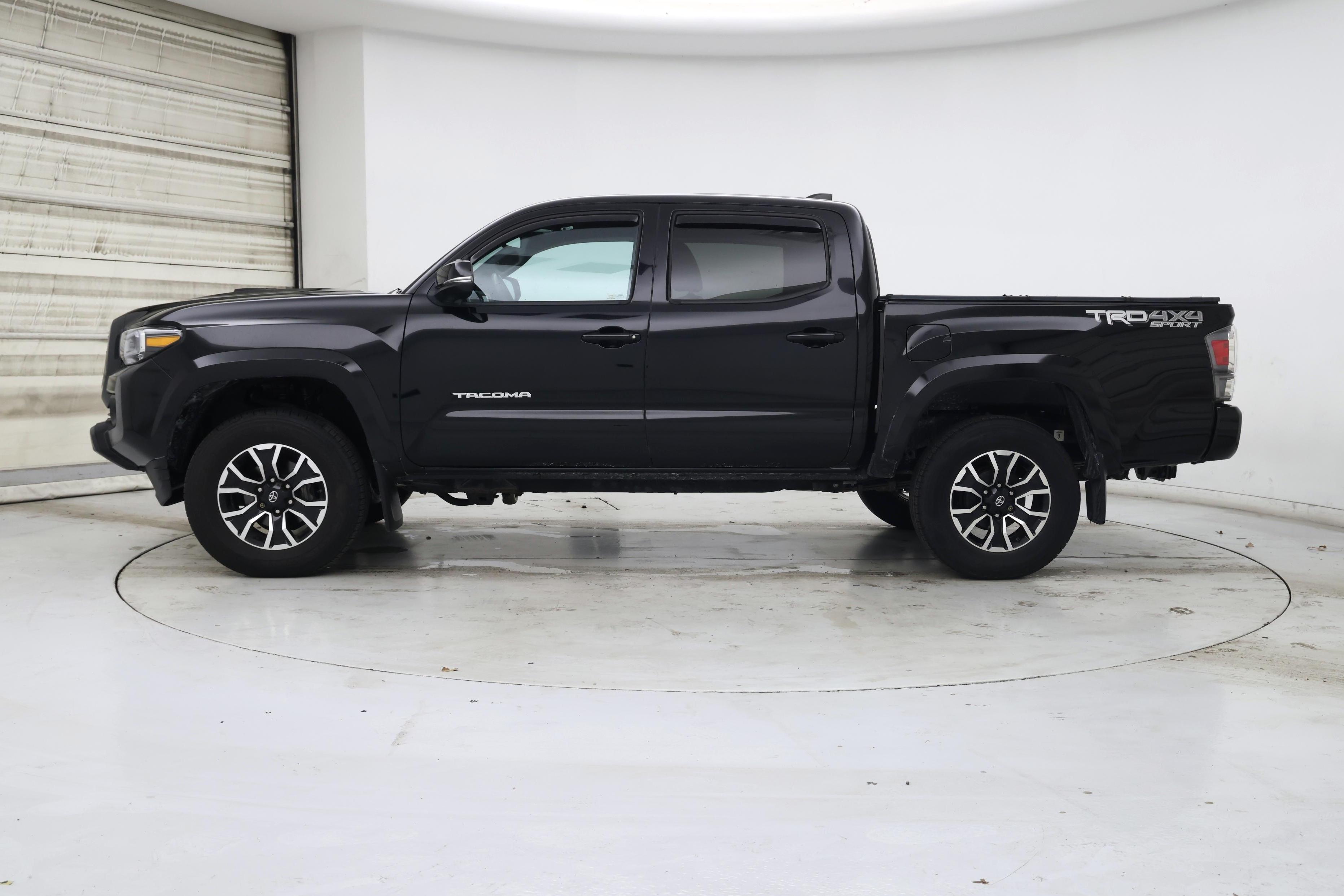 Thumbnail: 2021 Toyota Tacoma - 3