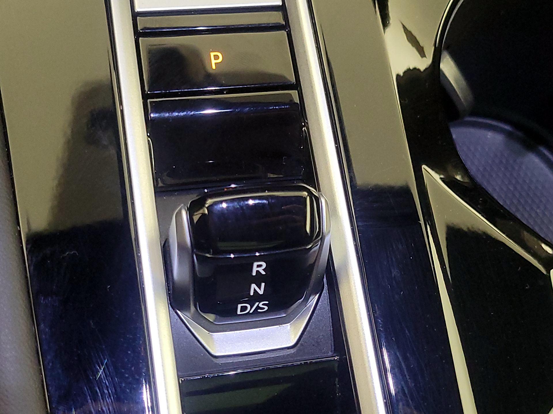 Thumbnail: 2025 Volkswagen Atlas - 17