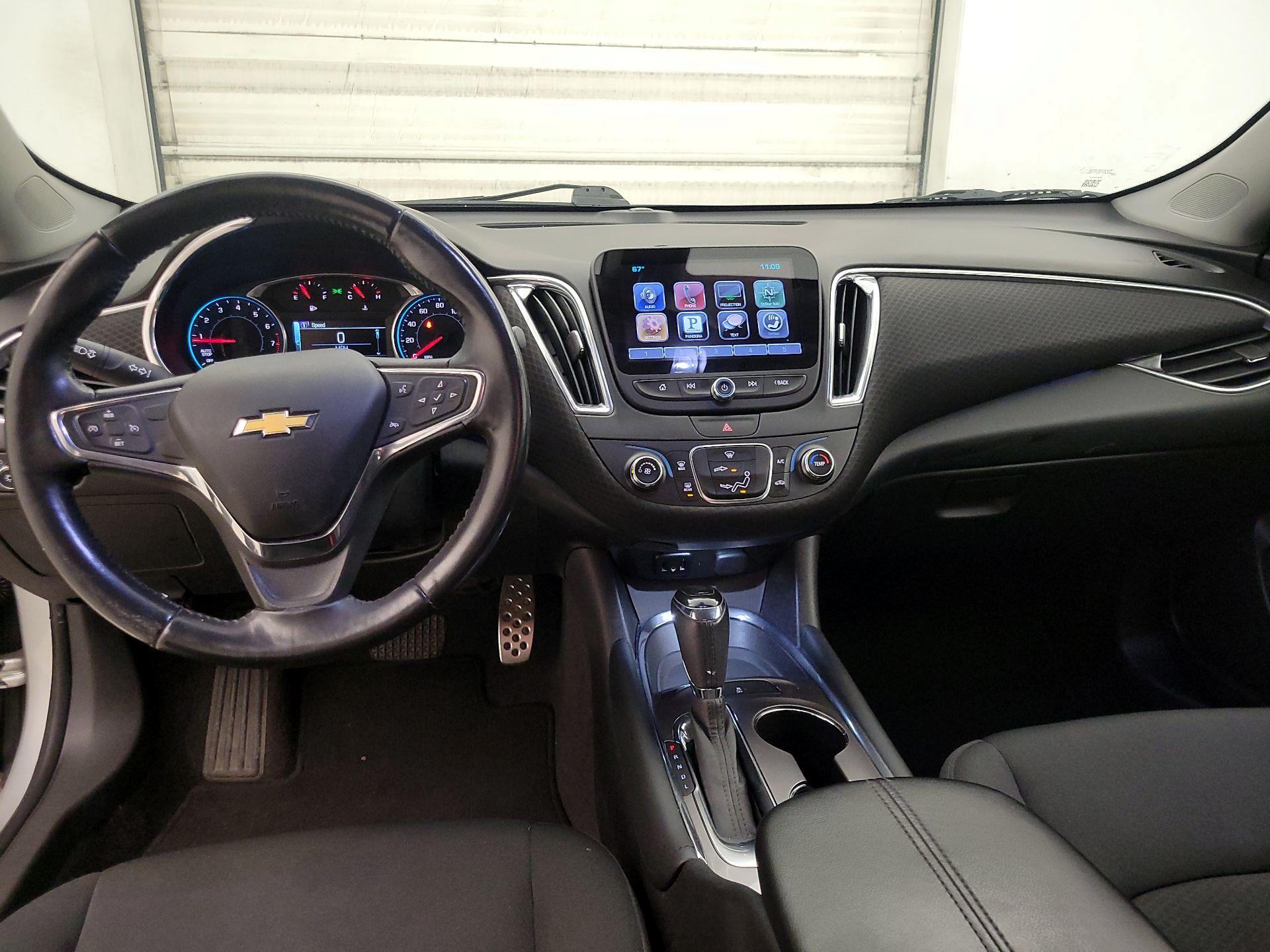 Thumbnail: 2016 Chevrolet Malibu - 9