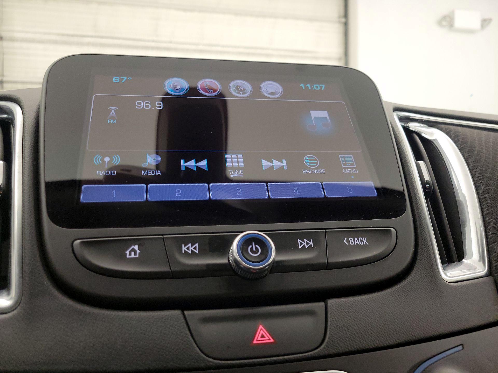 Thumbnail: 2016 Chevrolet Malibu - 15