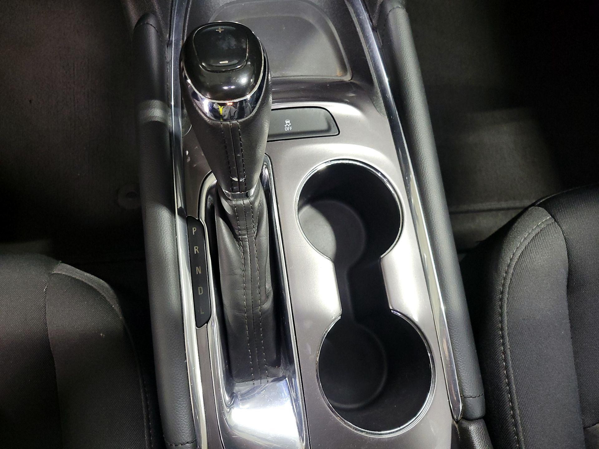 Thumbnail: 2016 Chevrolet Malibu - 17