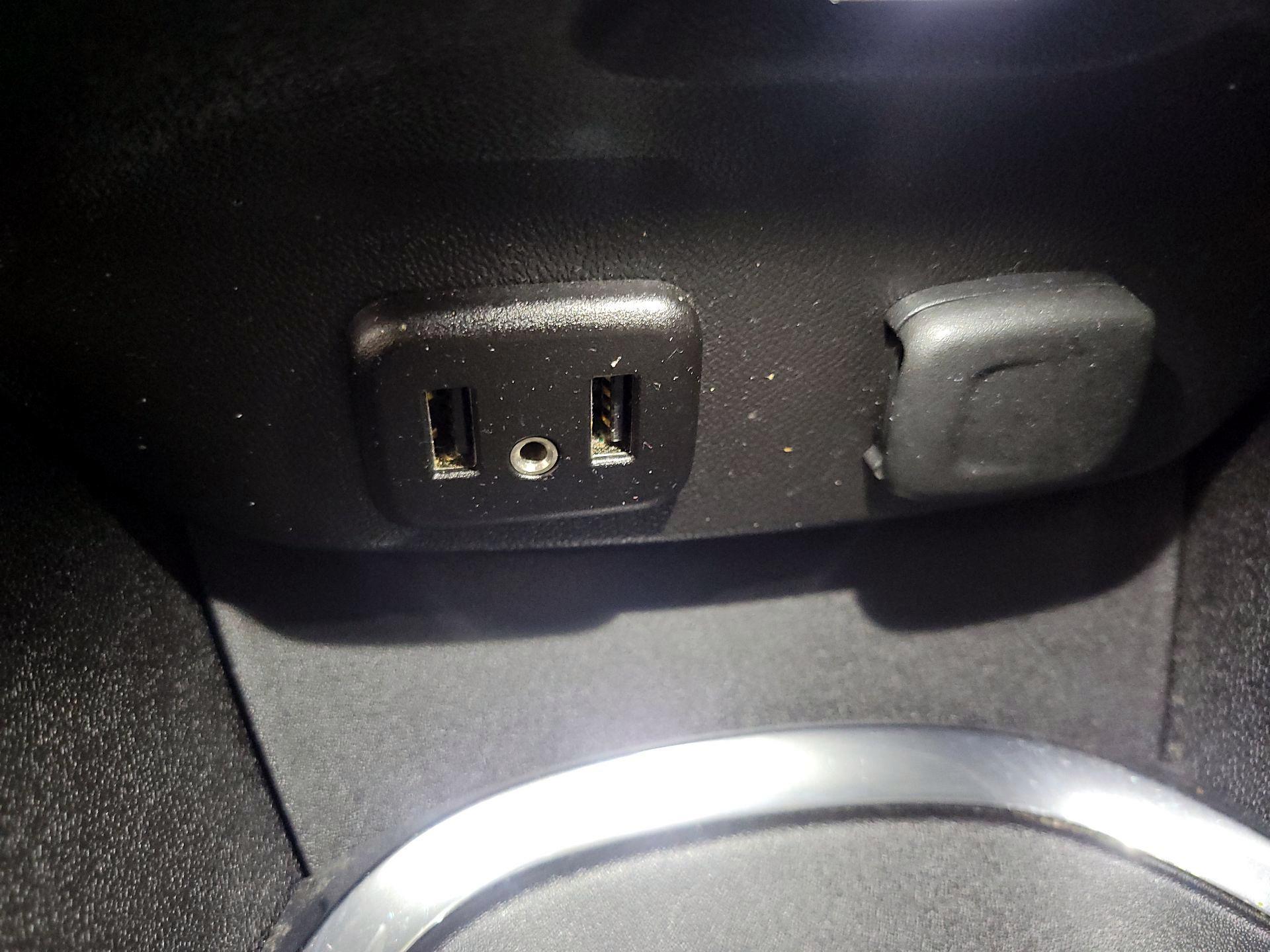 Thumbnail: 2016 Chevrolet Malibu - 18