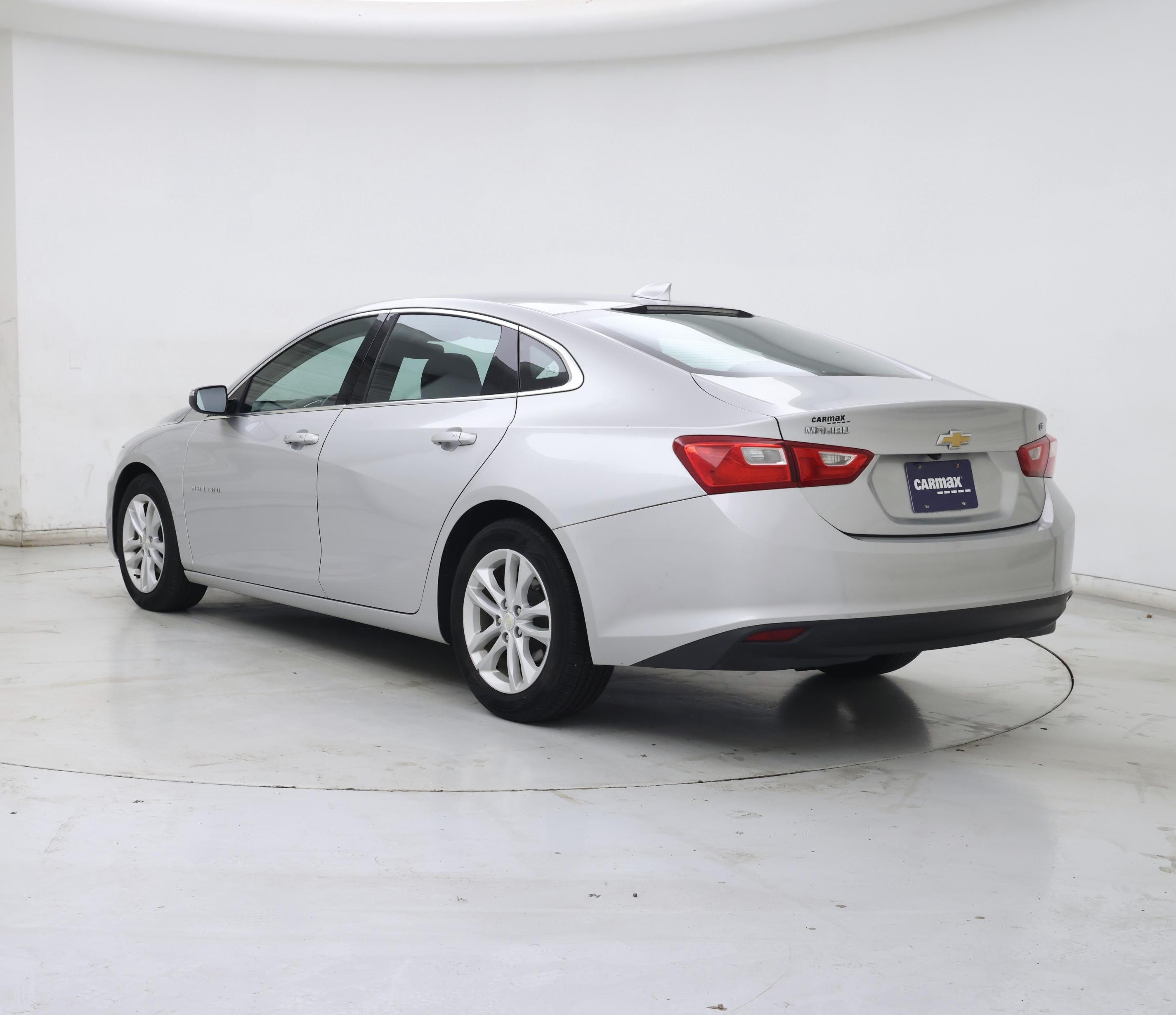 Thumbnail: 2016 Chevrolet Malibu - 2