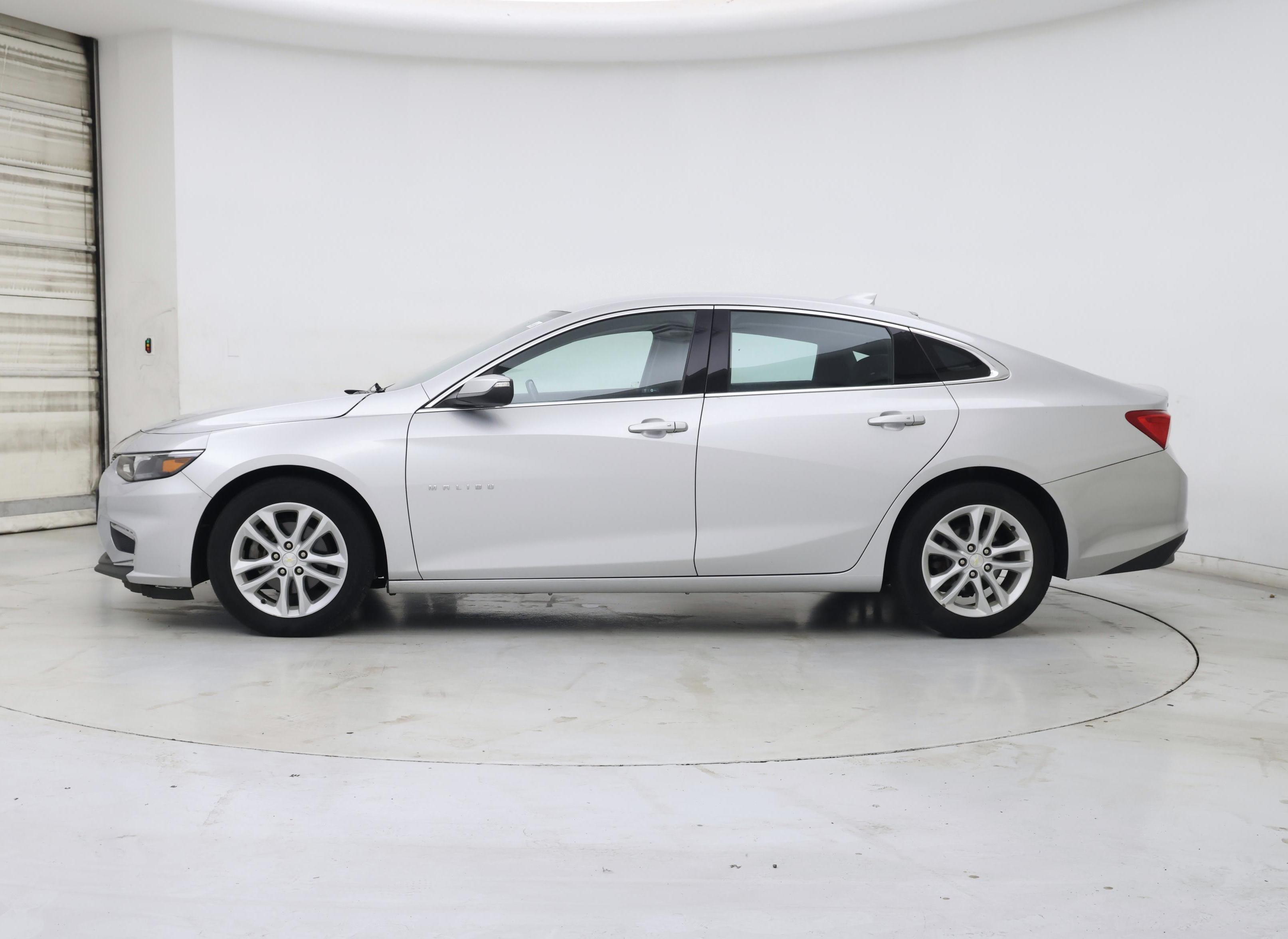 Thumbnail: 2016 Chevrolet Malibu - 3