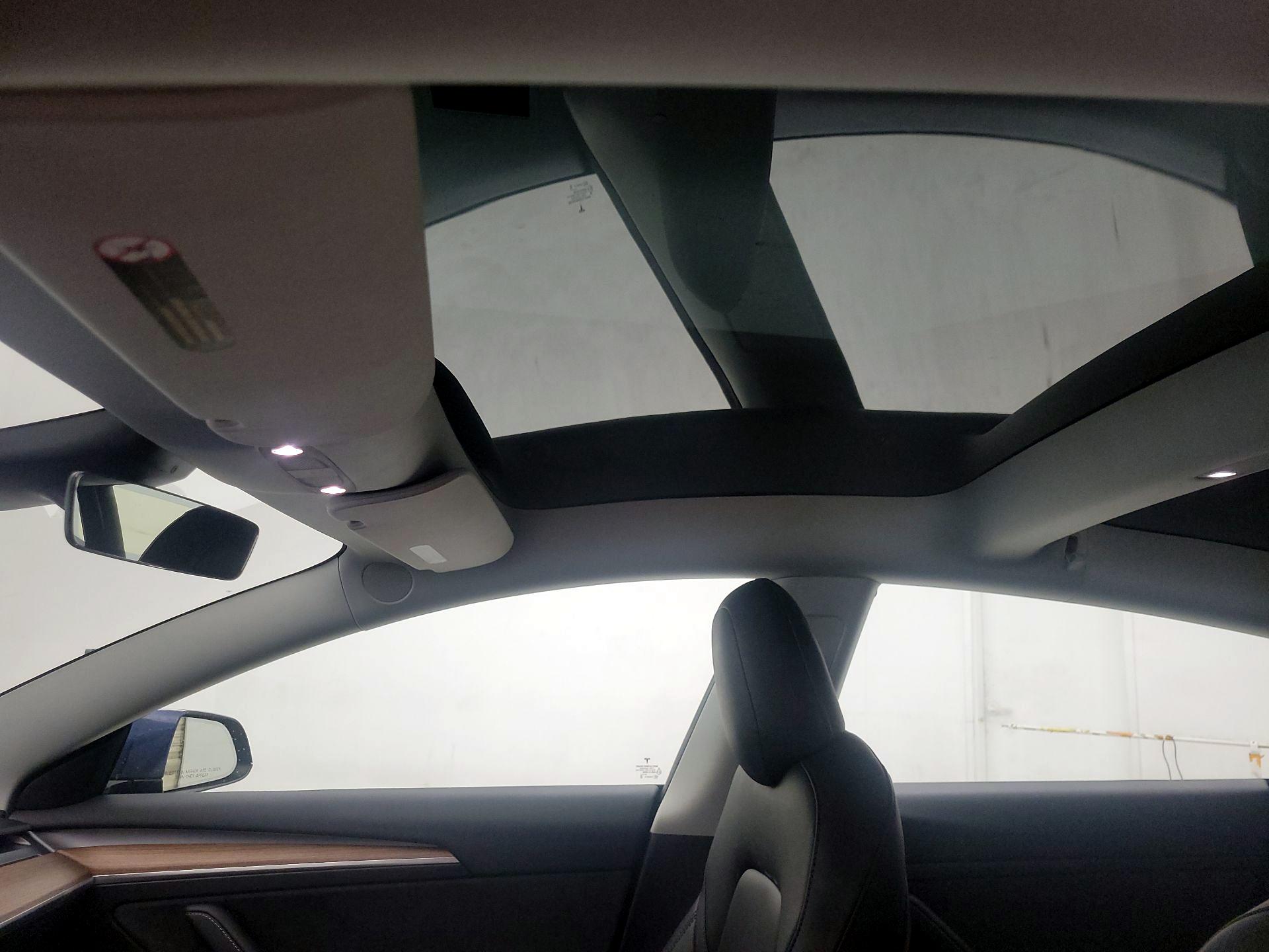 Thumbnail: 2022 Tesla Model 3 - 17