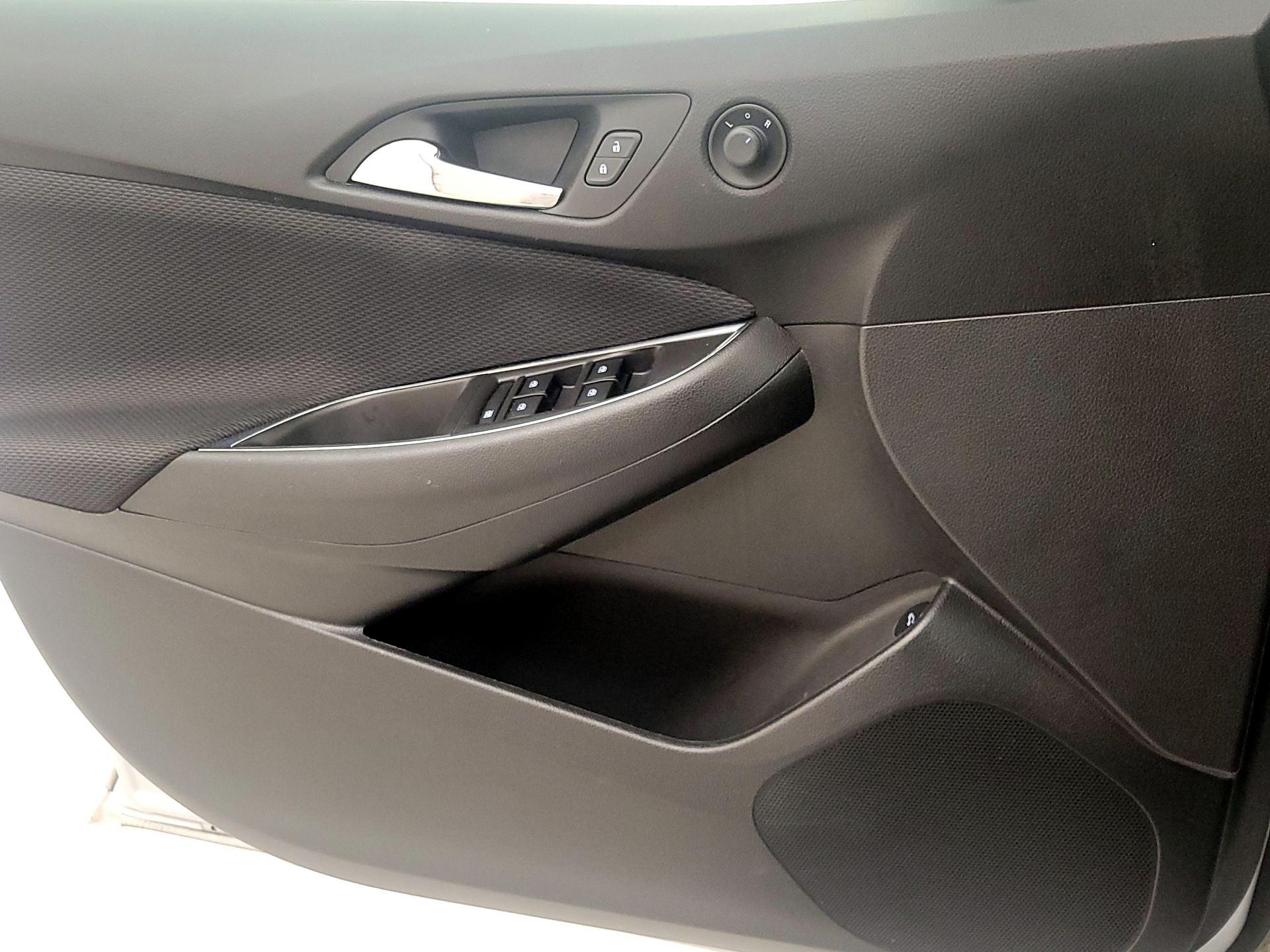 Thumbnail: 2016 Chevrolet Cruze - 12