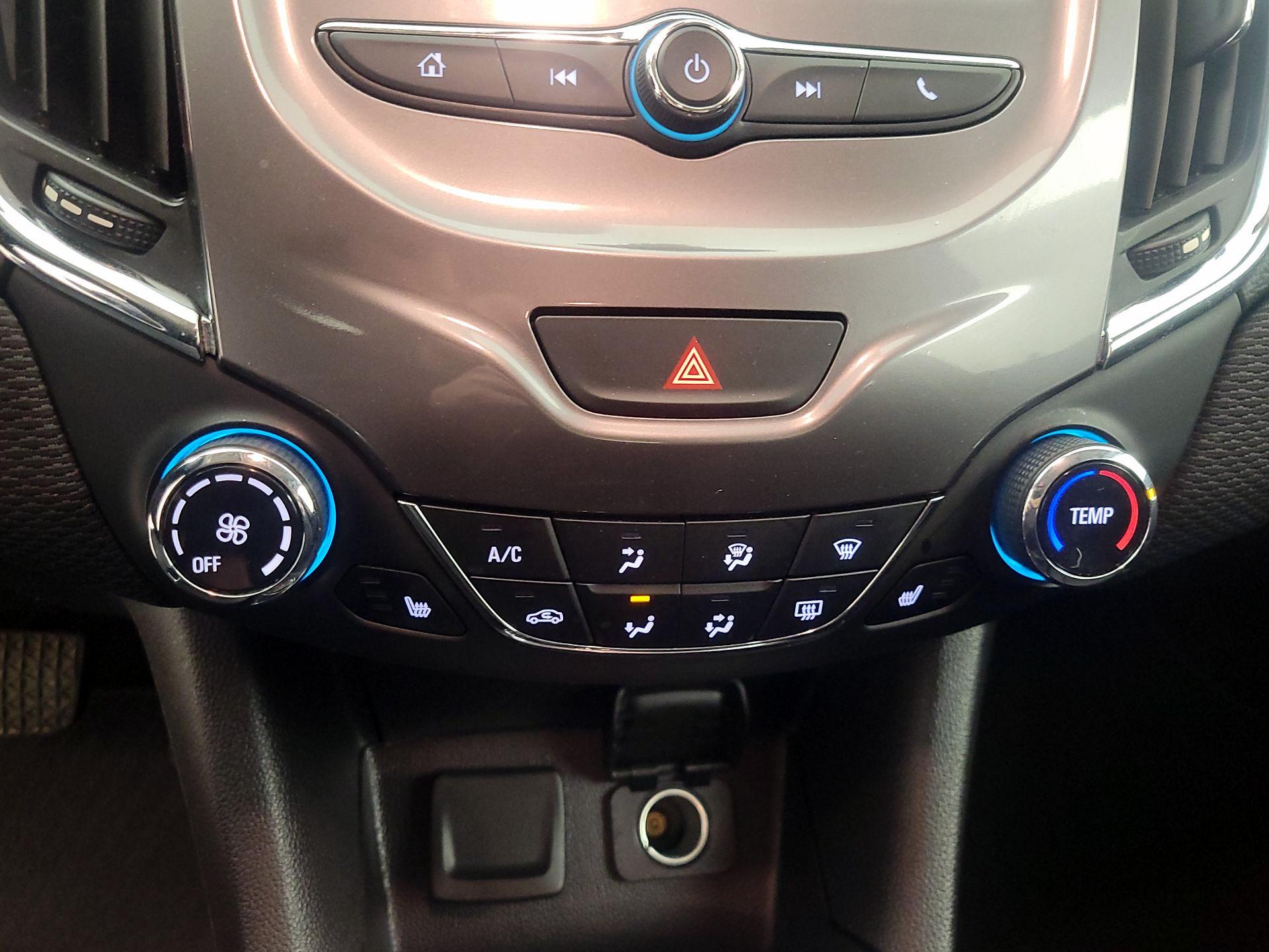 Thumbnail: 2016 Chevrolet Cruze - 16