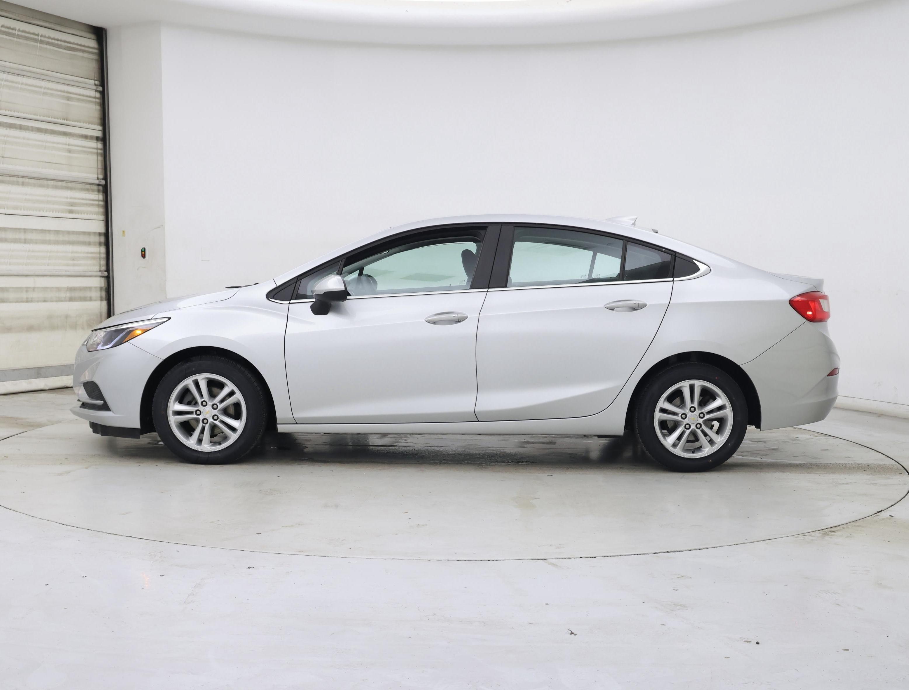 Thumbnail: 2016 Chevrolet Cruze - 3