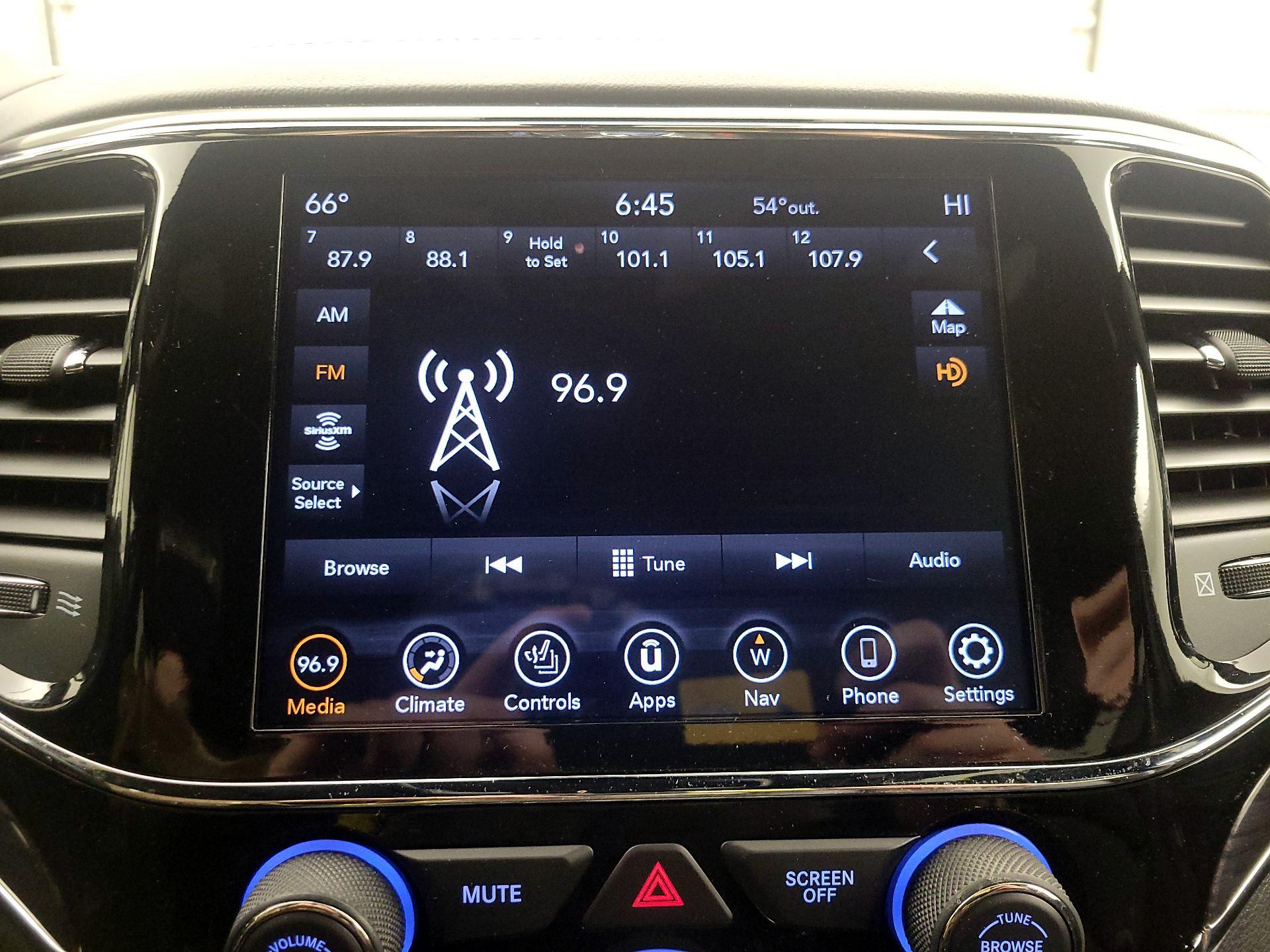 Thumbnail: 2020 Jeep Grand Cherokee - 16