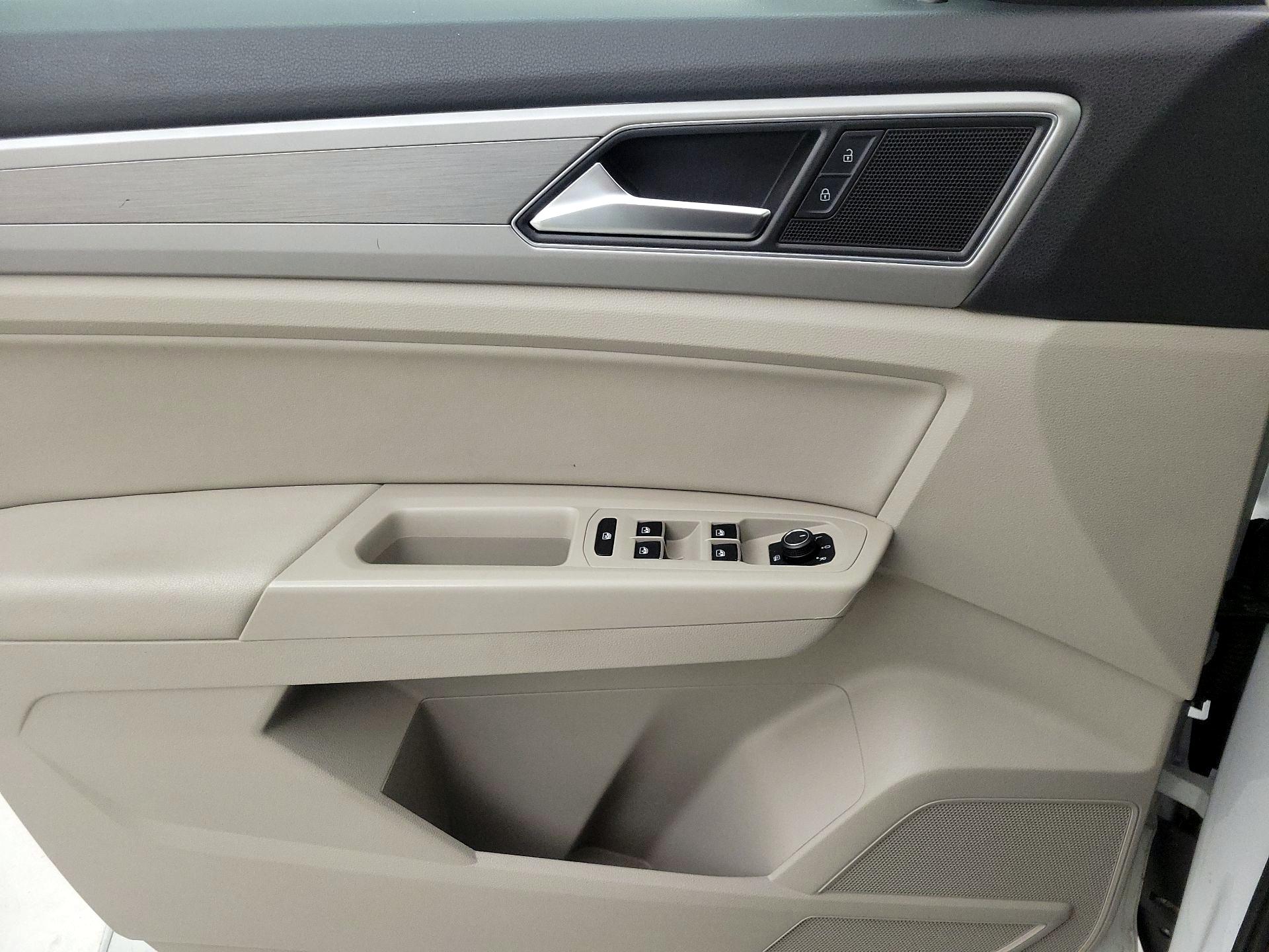 Thumbnail: 2018 Volkswagen Atlas - 12