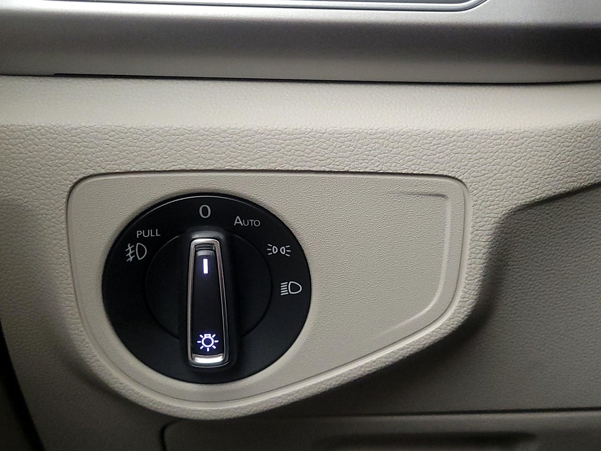 Thumbnail: 2018 Volkswagen Atlas - 13