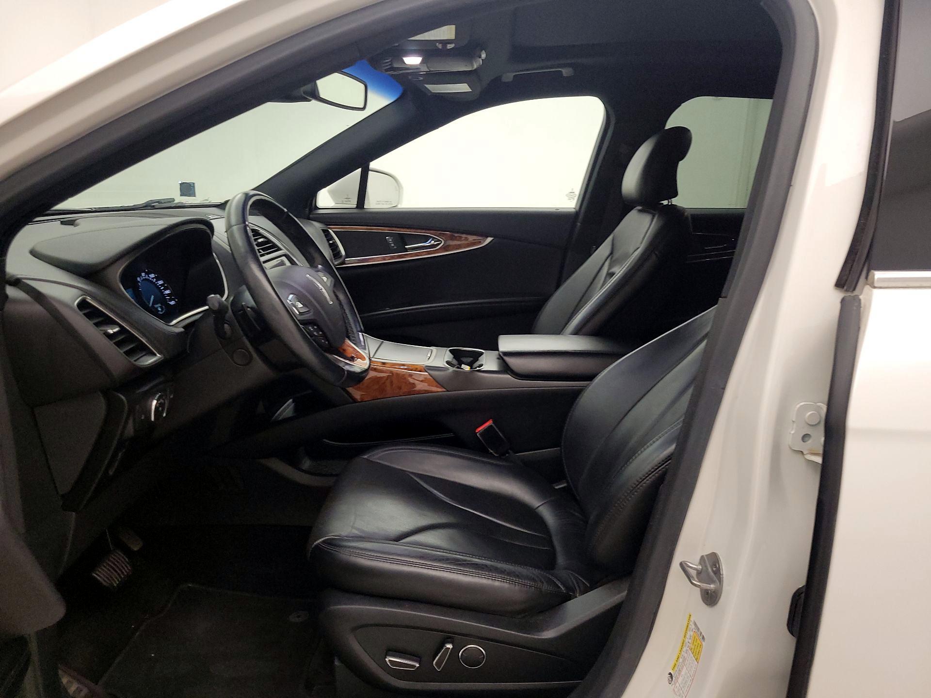 Thumbnail: 2016 Lincoln MKX - 11