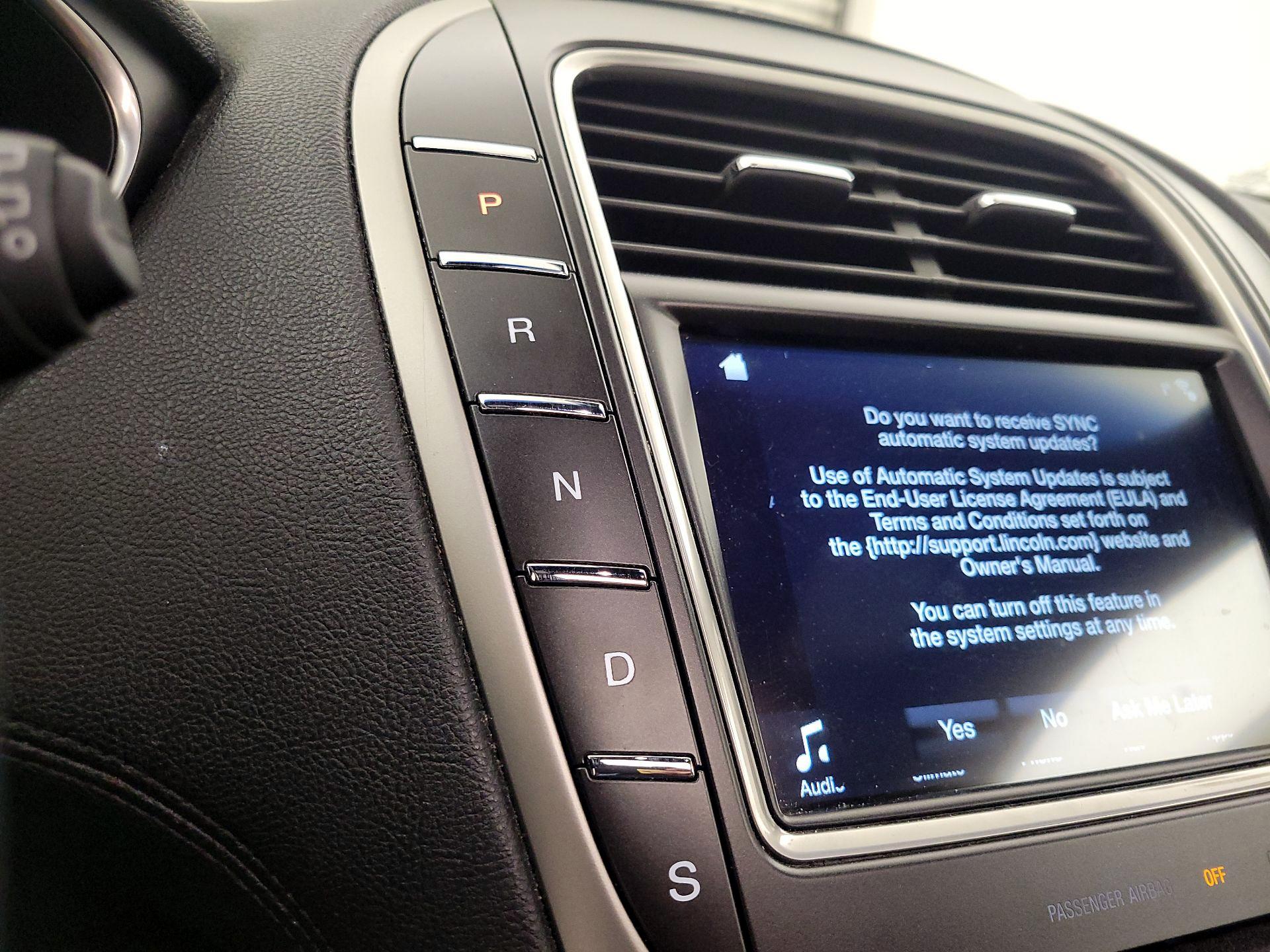 Thumbnail: 2016 Lincoln MKX - 17