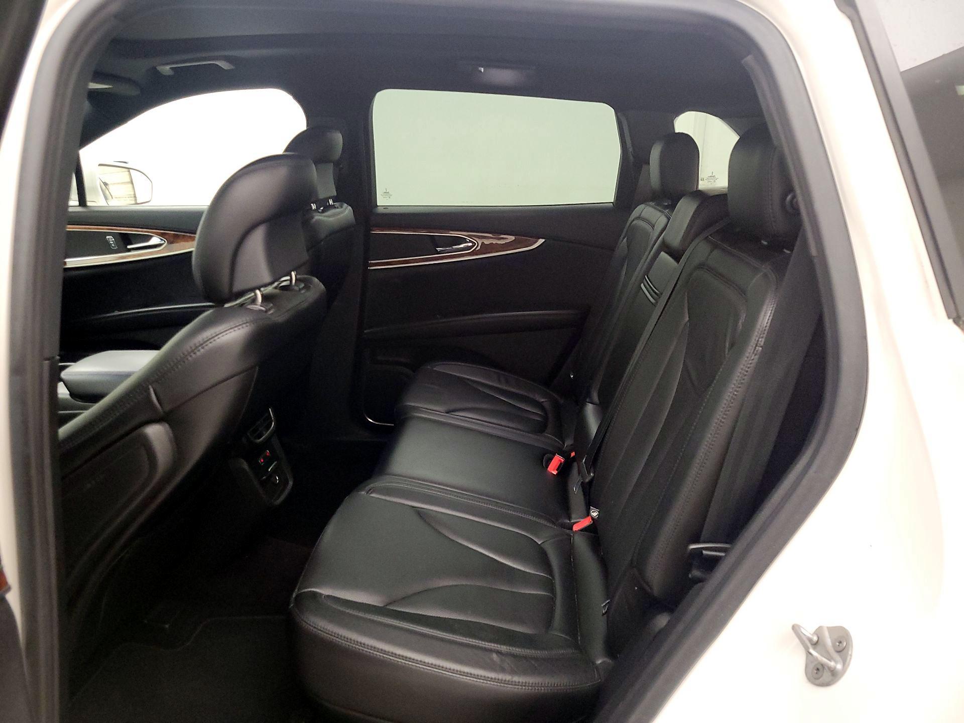 Thumbnail: 2016 Lincoln MKX - 20