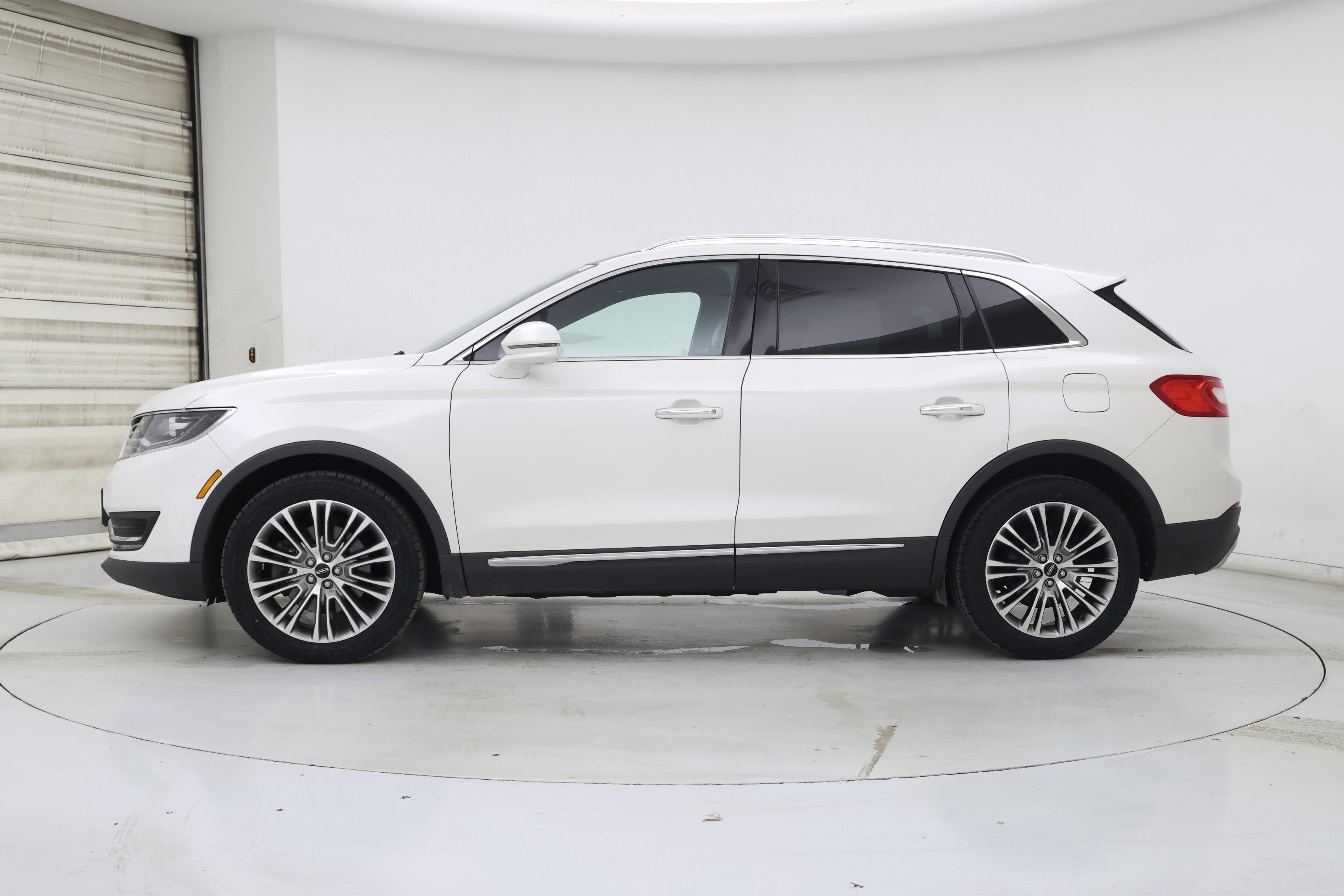 Thumbnail: 2016 Lincoln MKX - 3