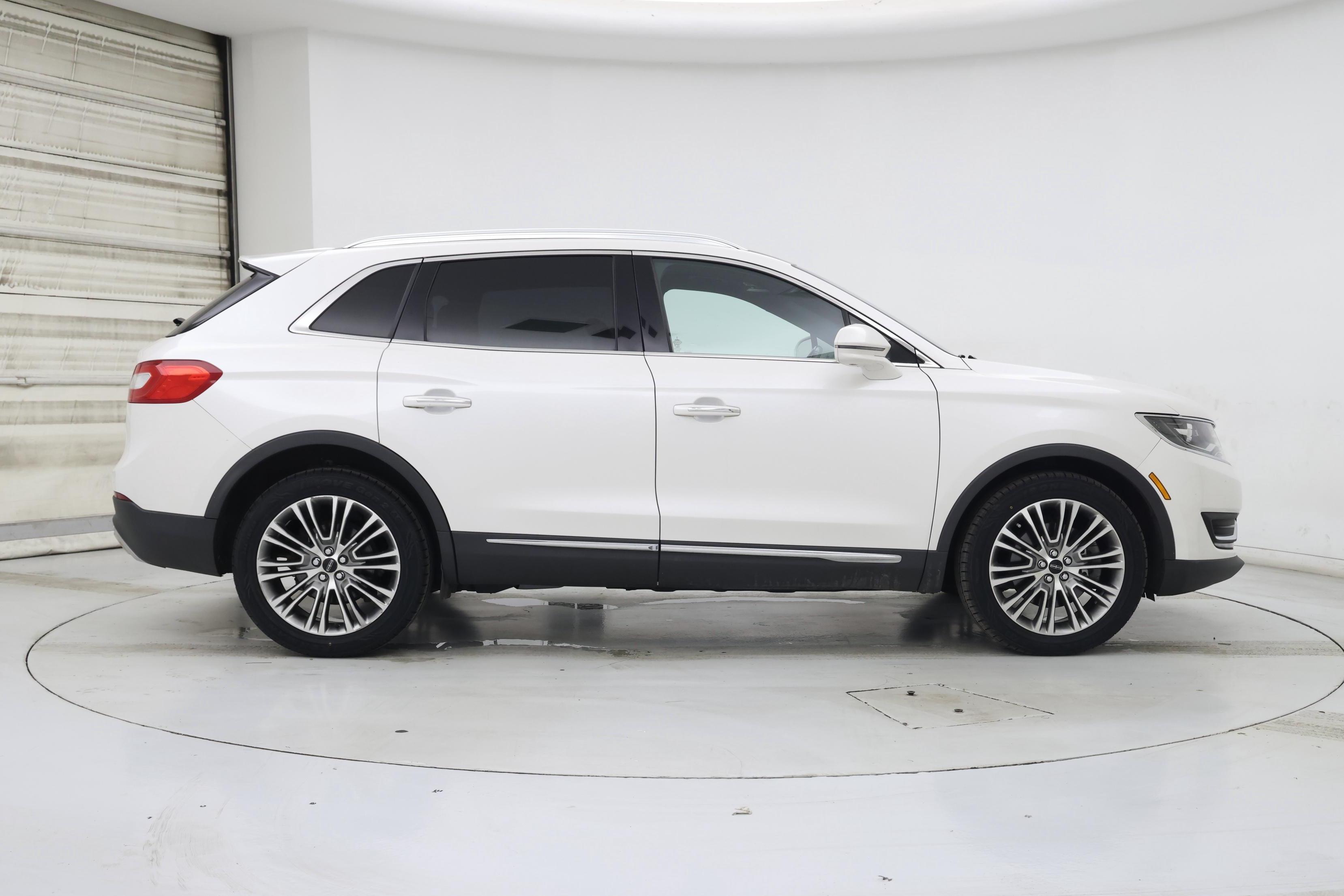 Thumbnail: 2016 Lincoln MKX - 7