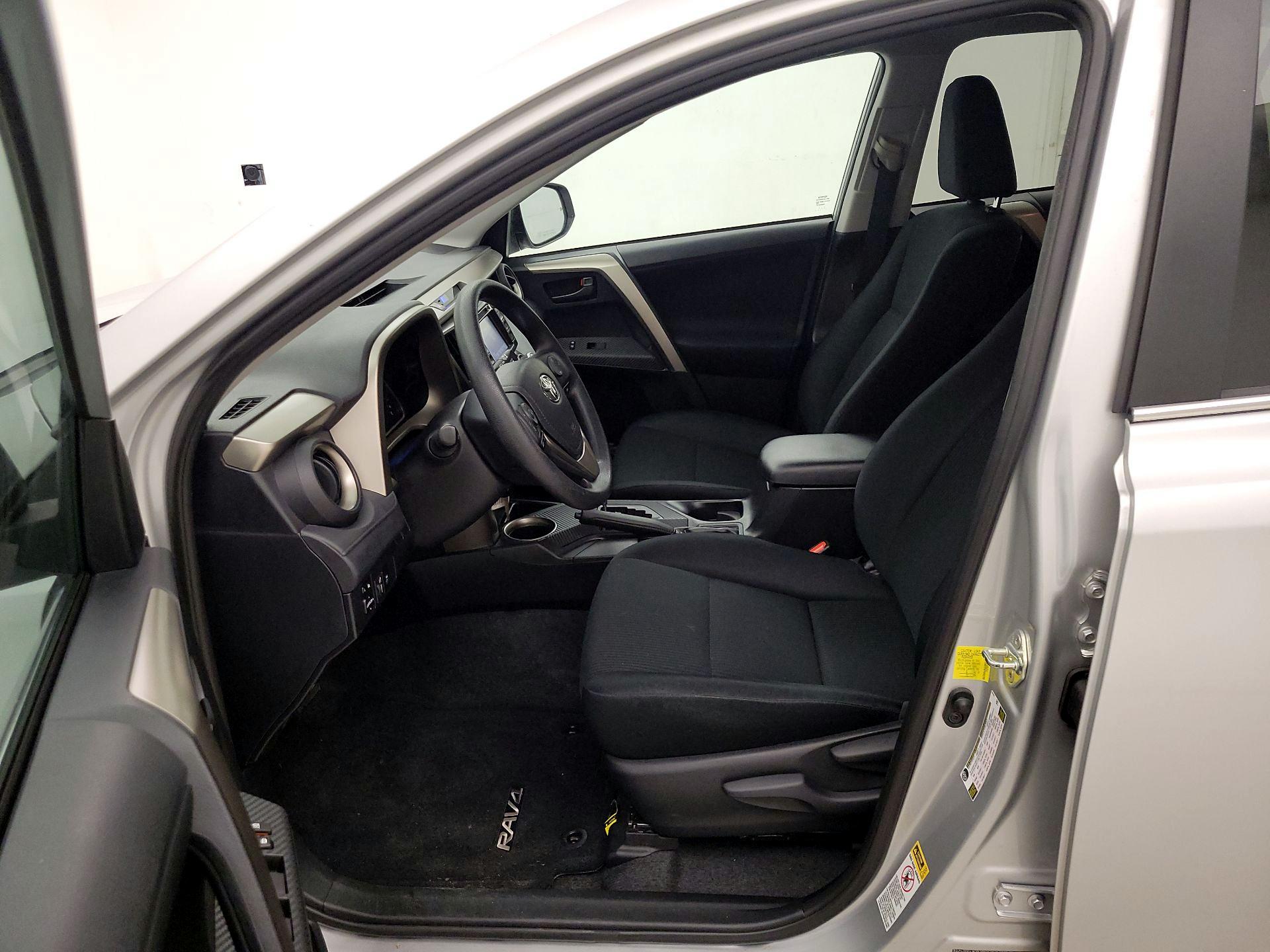 Thumbnail: 2015 Toyota RAV4 - 11