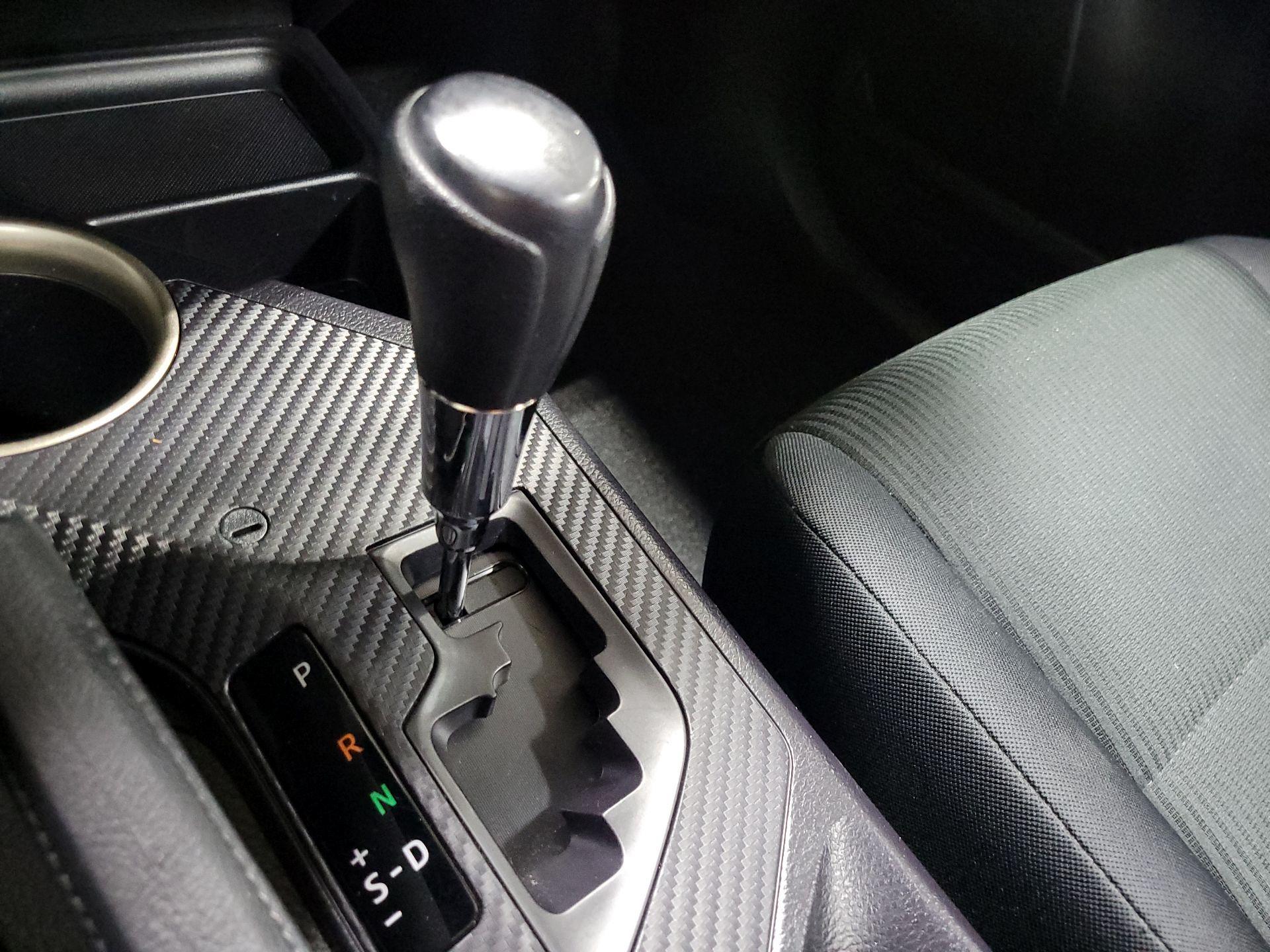 Thumbnail: 2015 Toyota RAV4 - 17