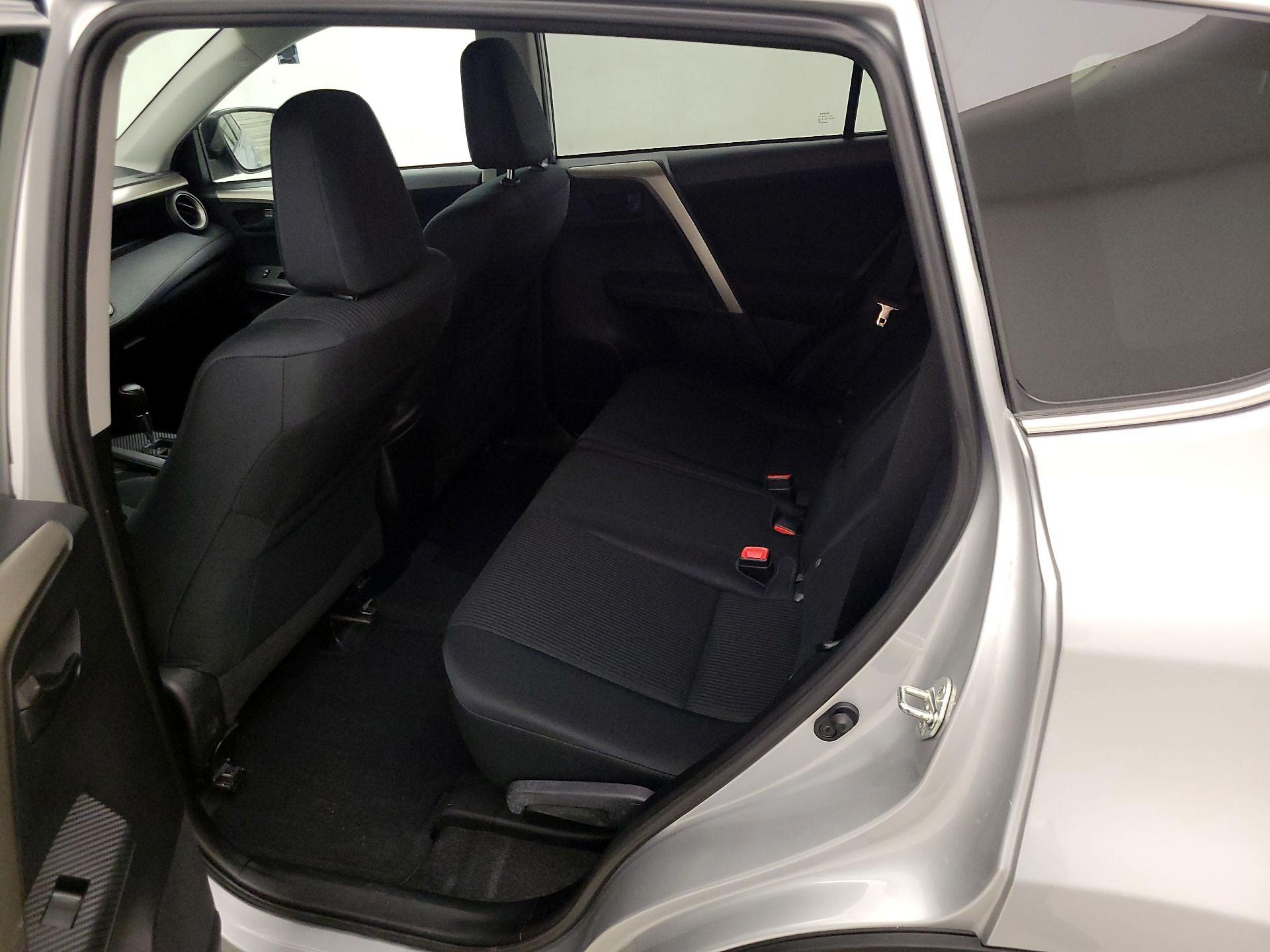 Thumbnail: 2015 Toyota RAV4 - 19