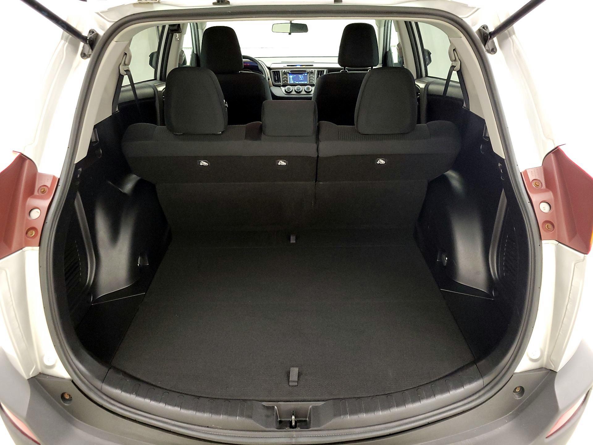 Thumbnail: 2015 Toyota RAV4 - 20