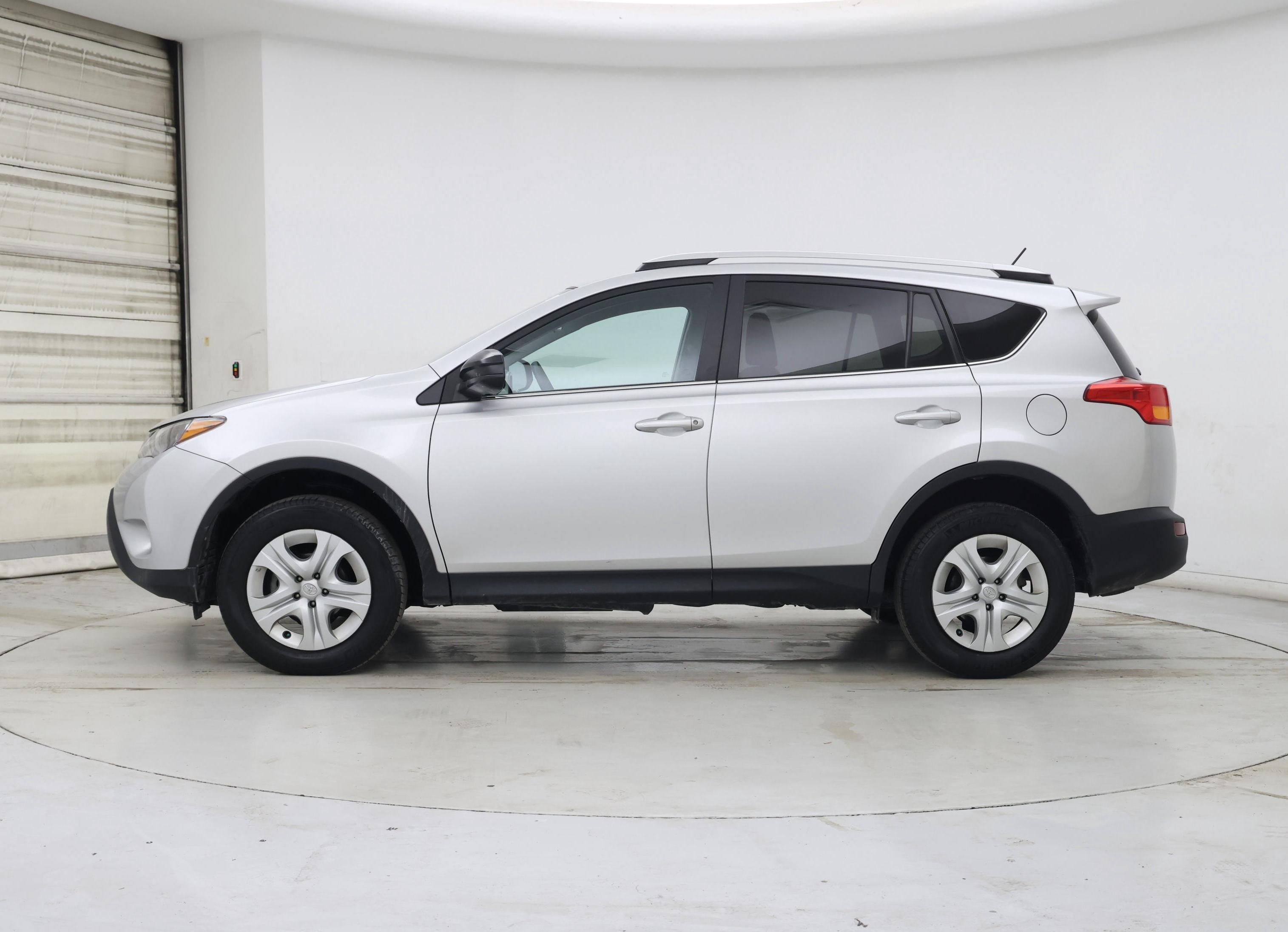 Thumbnail: 2015 Toyota RAV4 - 3