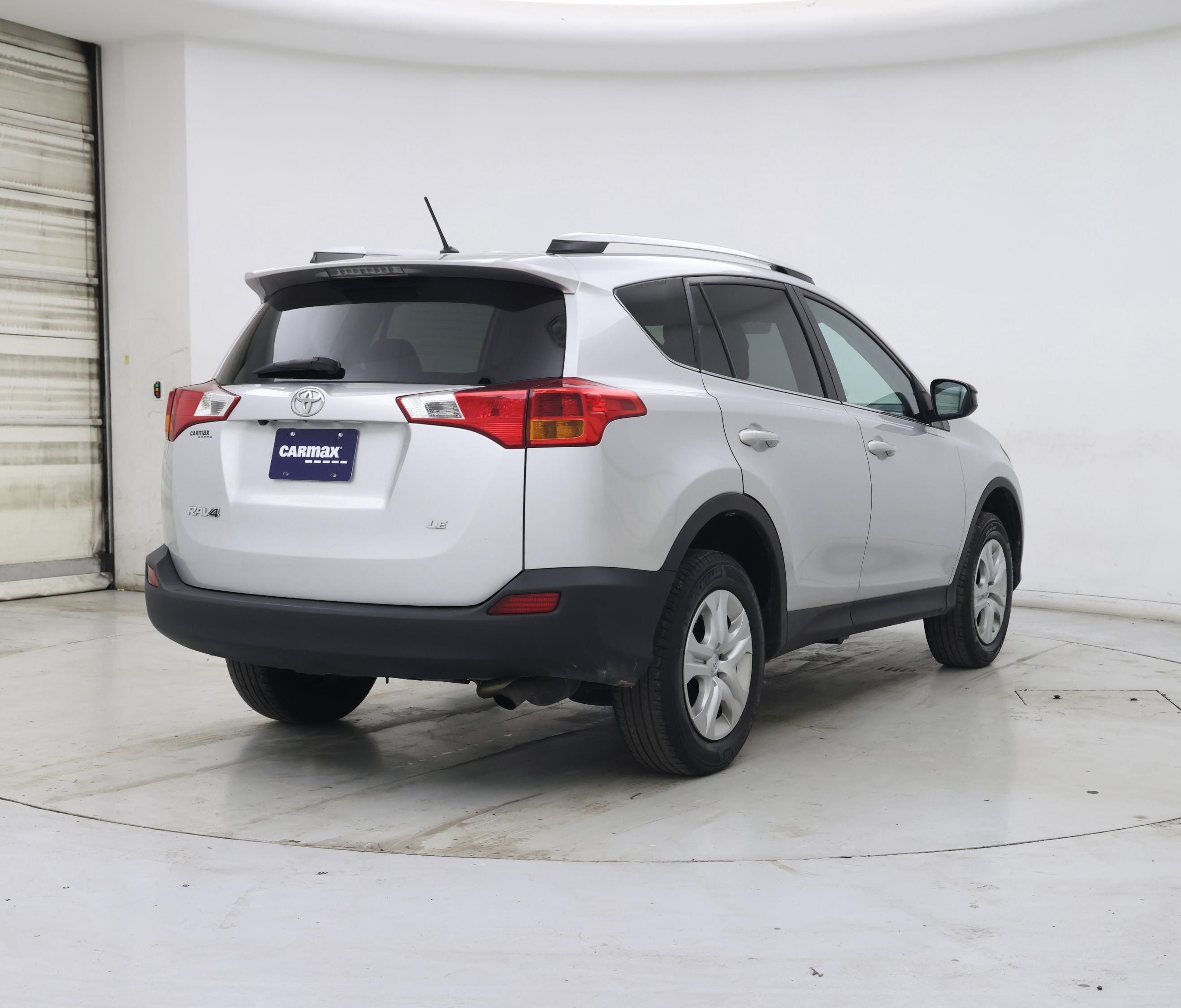 Thumbnail: 2015 Toyota RAV4 - 8