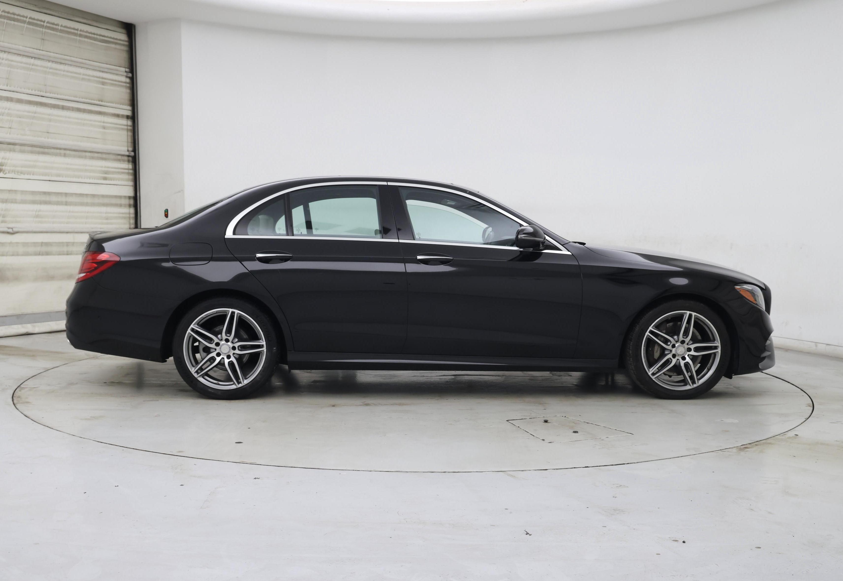 Thumbnail: 2017 Mercedes-Benz E-Class - 7