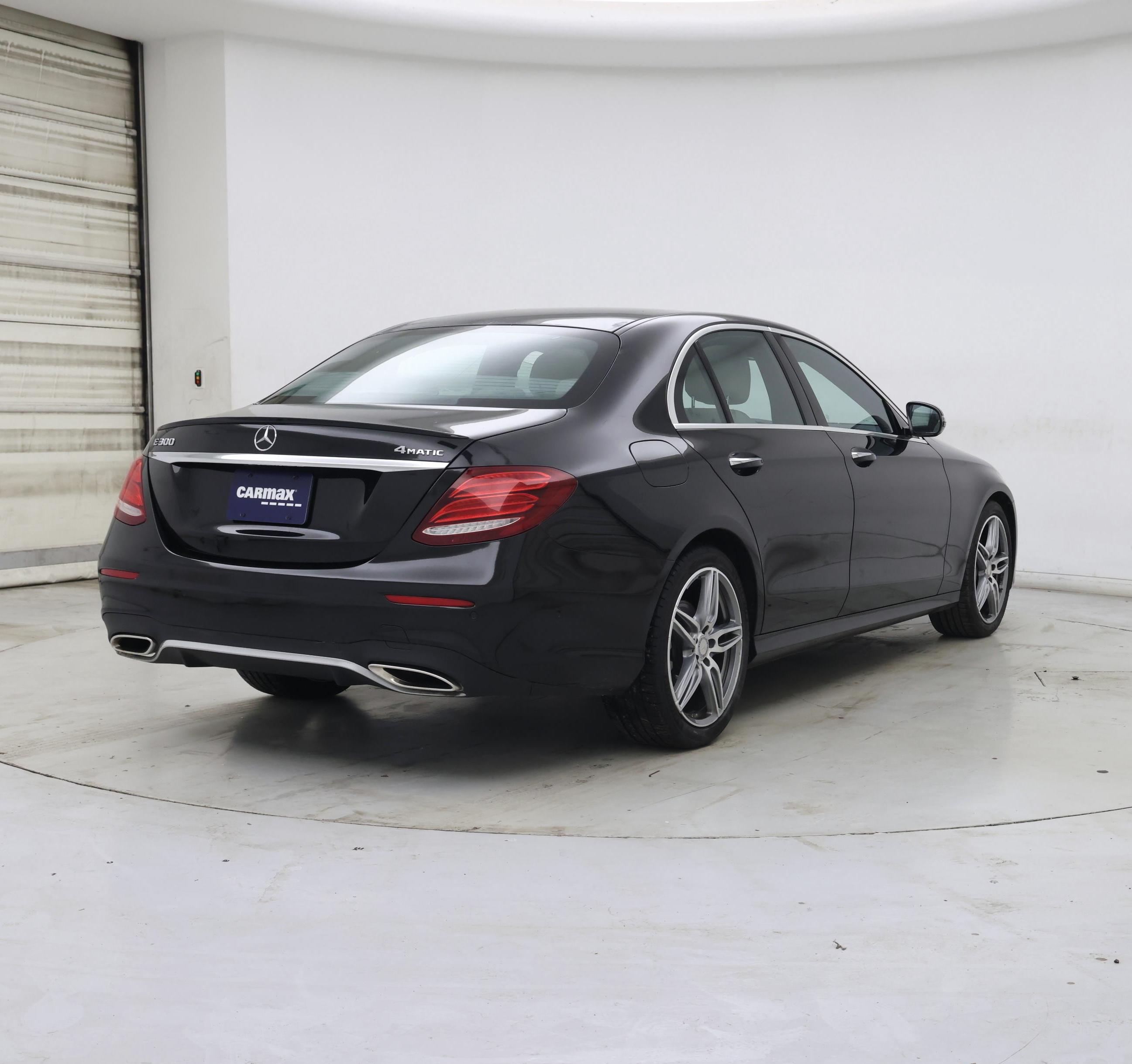 Thumbnail: 2017 Mercedes-Benz E-Class - 8