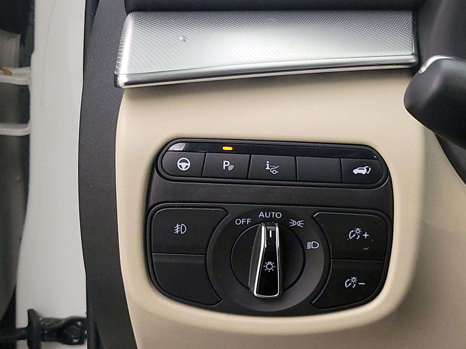 Thumbnail: 2022 INFINITI QX50 - 13