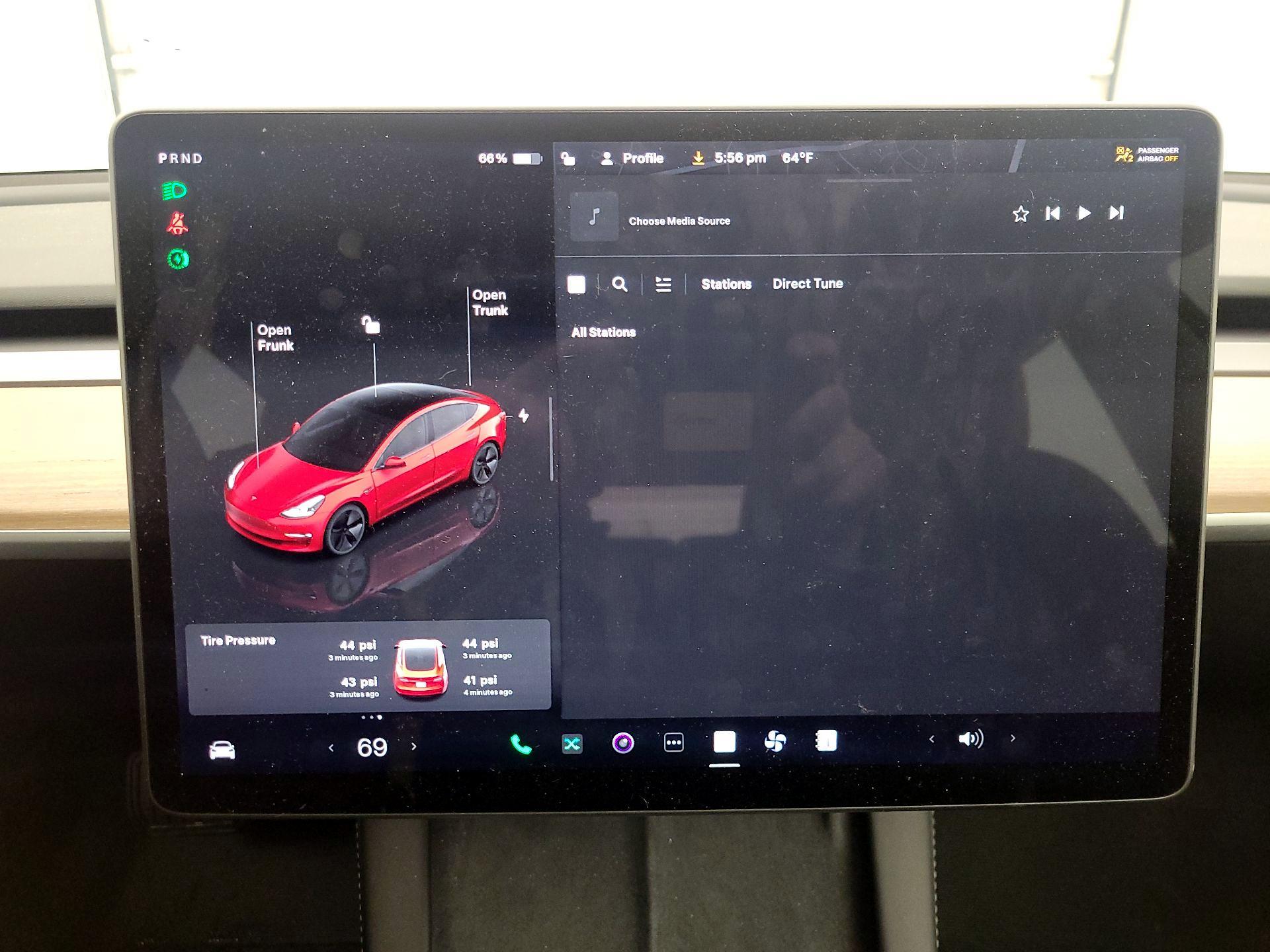 Thumbnail: 2023 Tesla Model 3 - 15