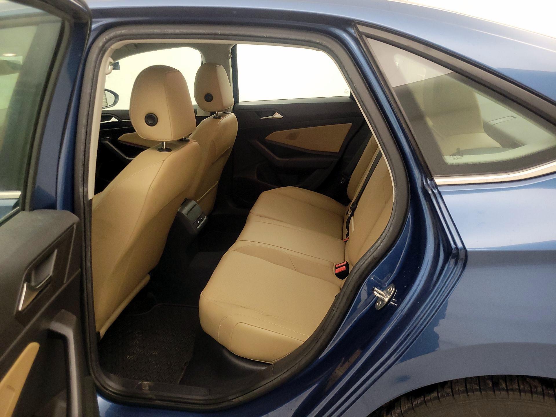 Thumbnail: 2019 Volkswagen Jetta - 20