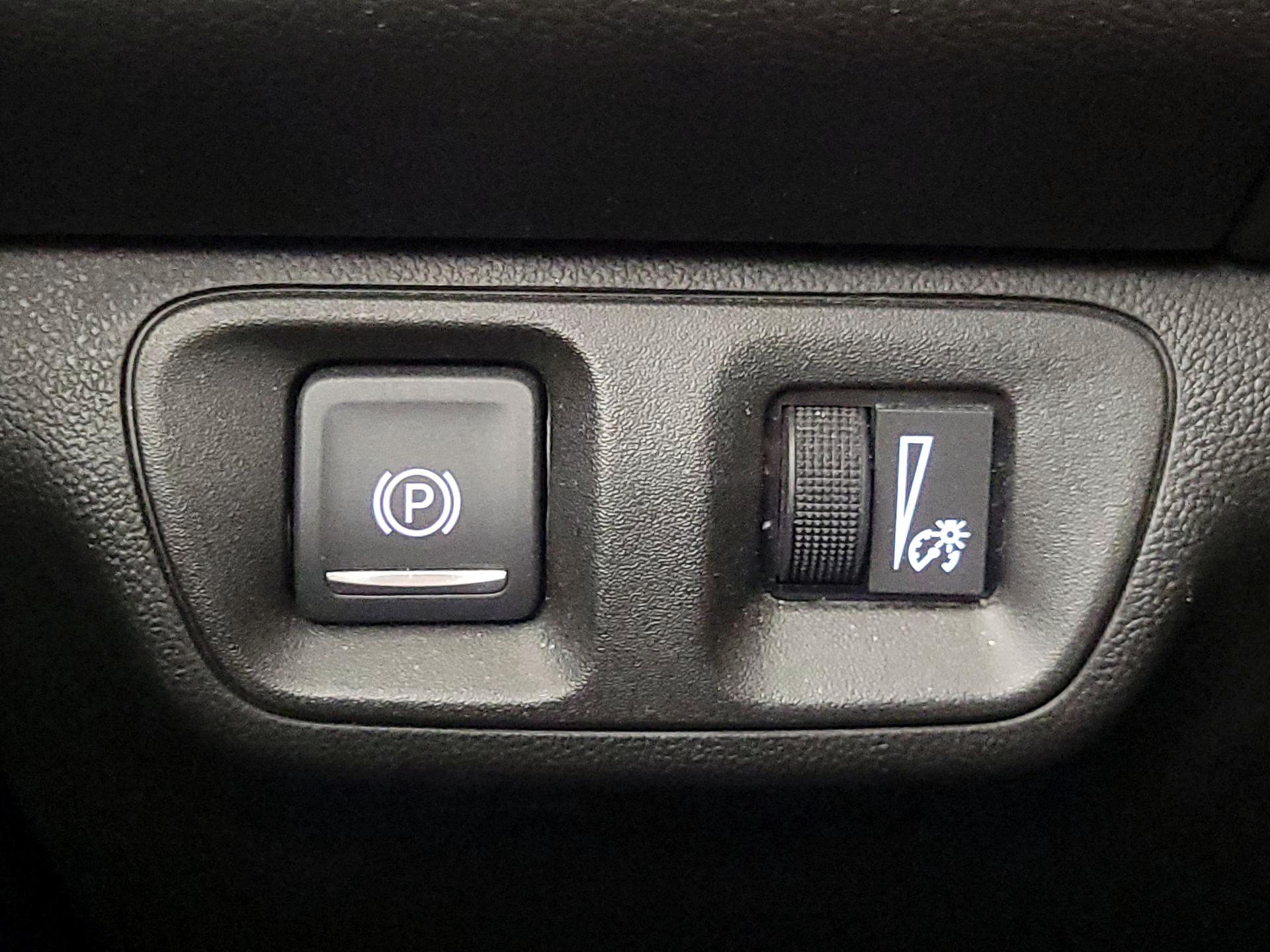 Thumbnail: 2018 GMC Acadia - 13