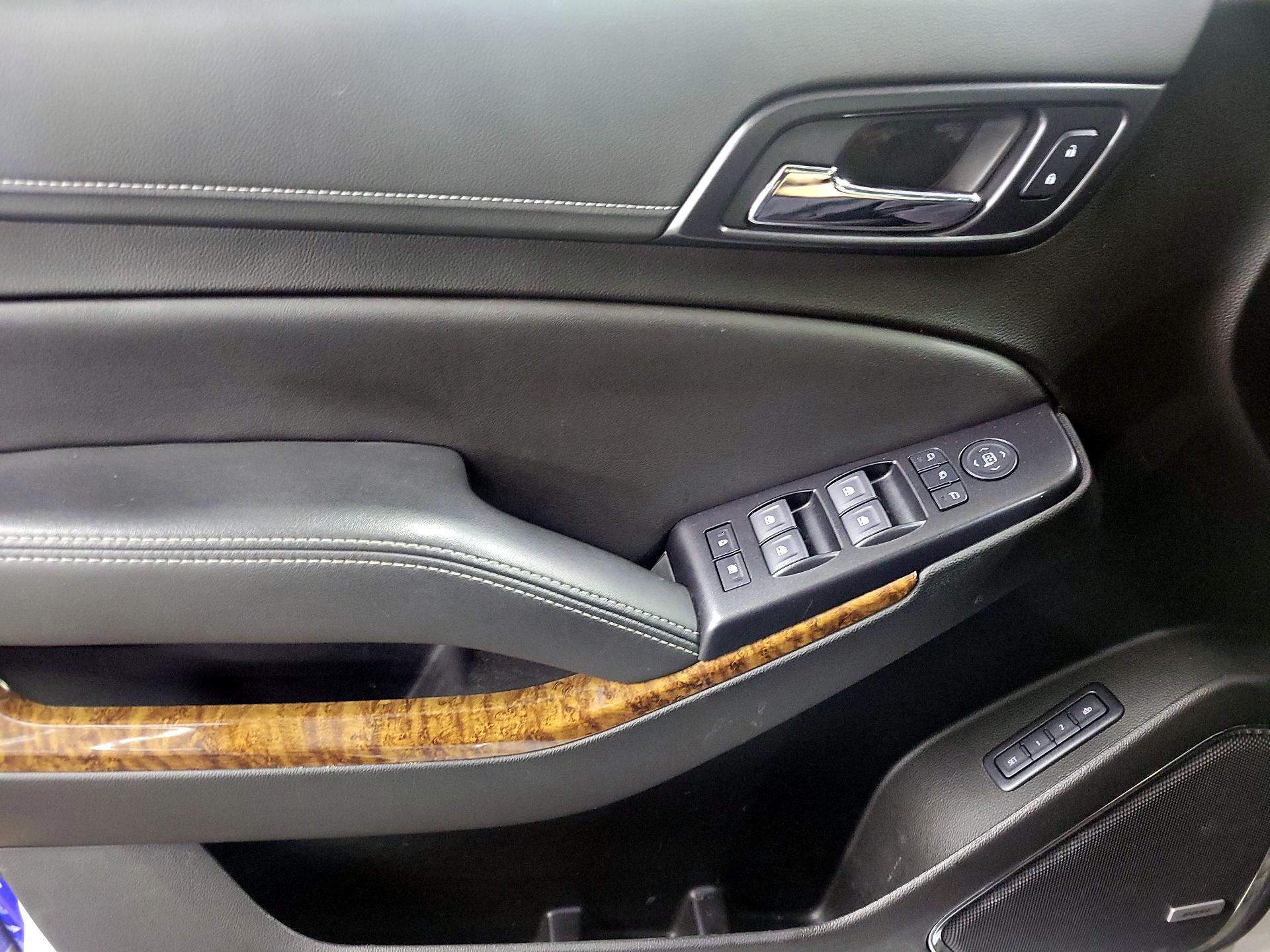 Thumbnail: 2020 Chevrolet Suburban - 12