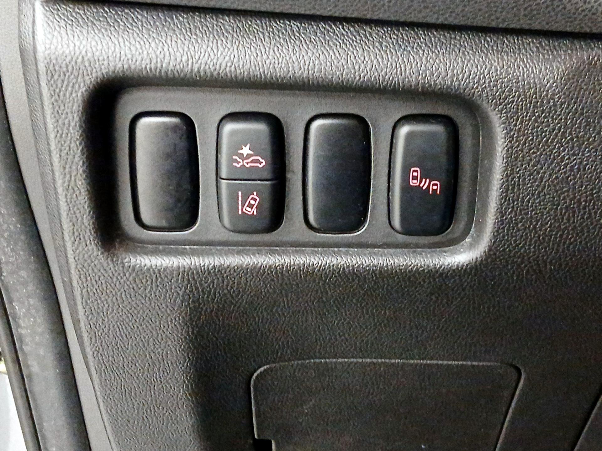 Thumbnail: 2020 Mitsubishi Outlander Sport - 13