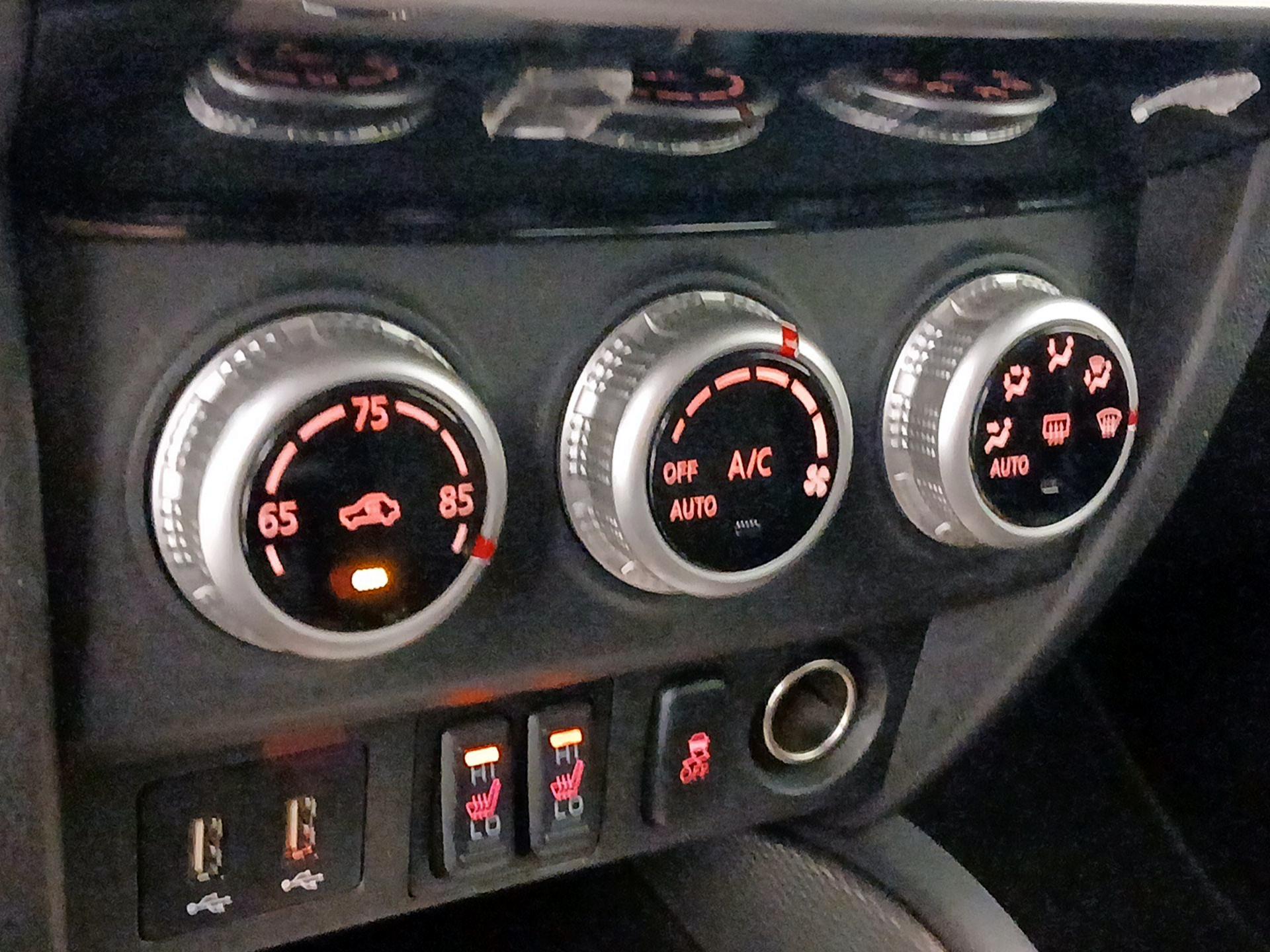 Thumbnail: 2020 Mitsubishi Outlander Sport - 16